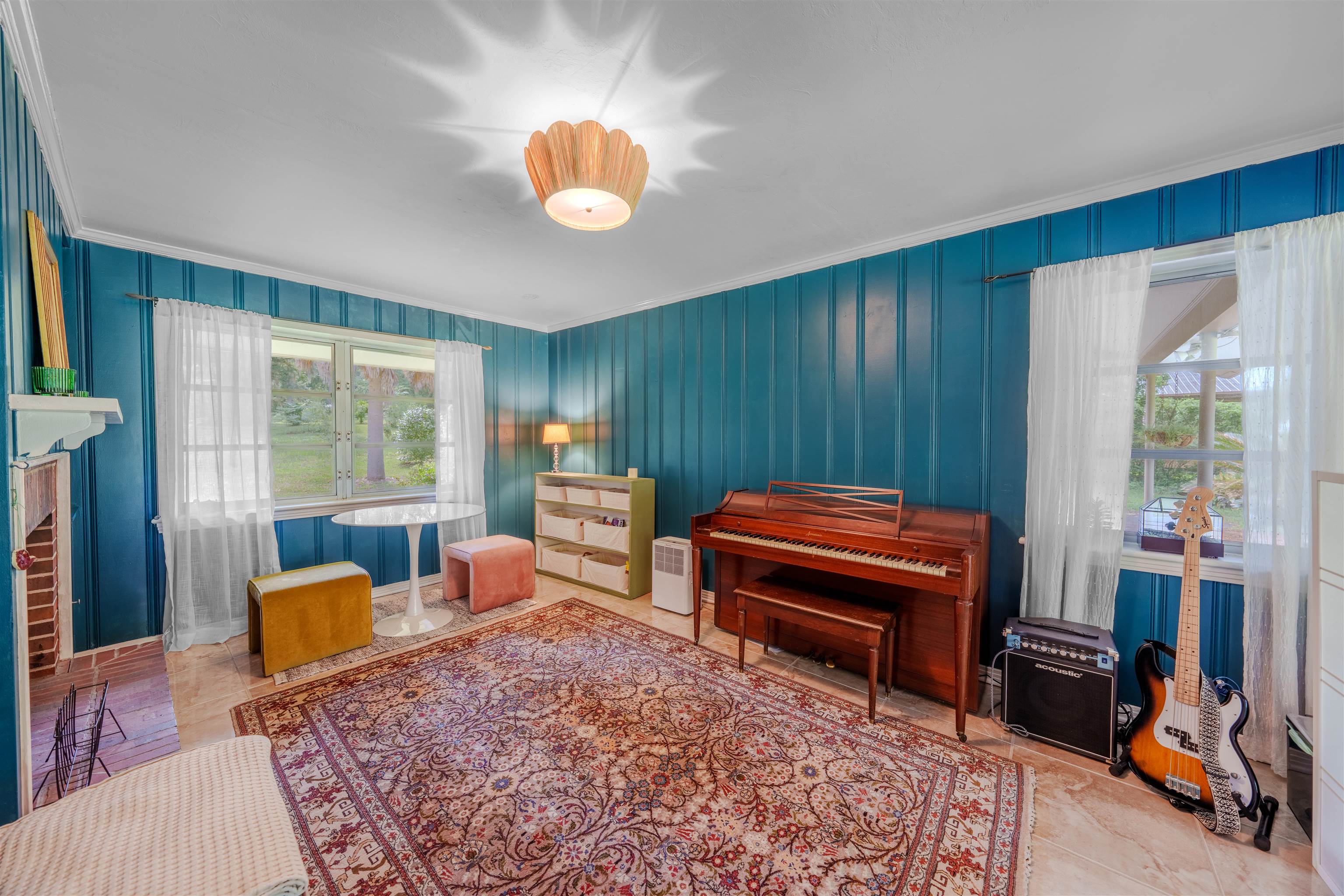 3164 LAKESHORE Drive