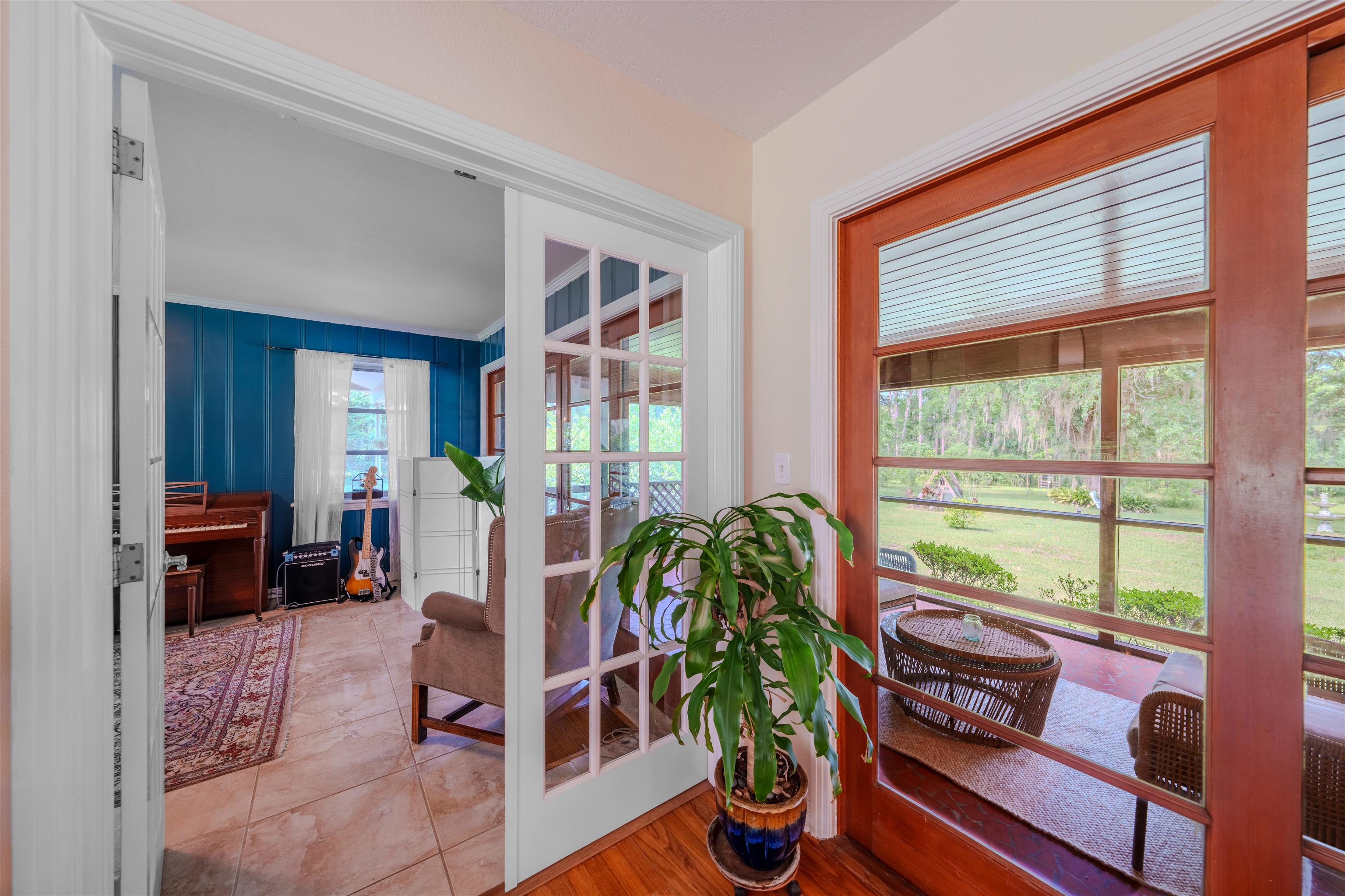 3164 LAKESHORE Drive