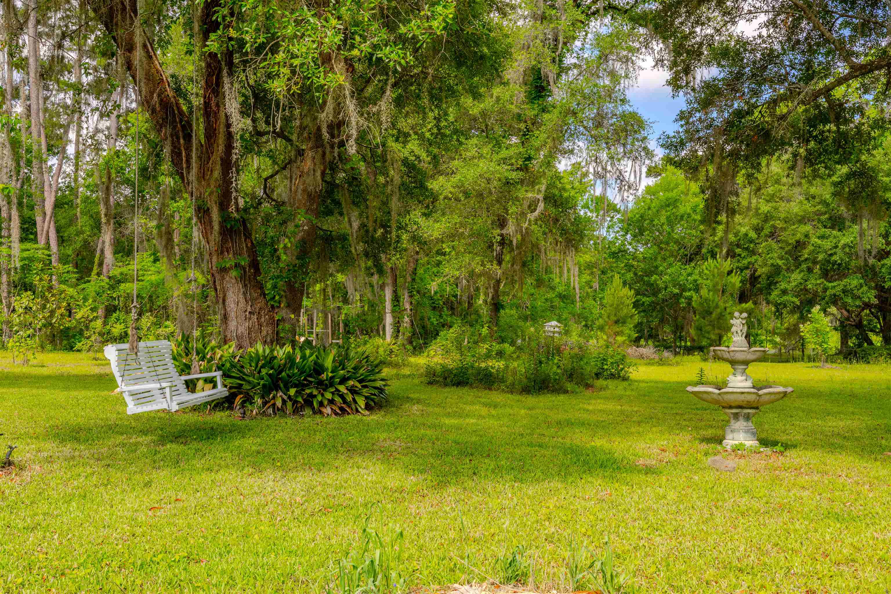 3164 LAKESHORE Drive