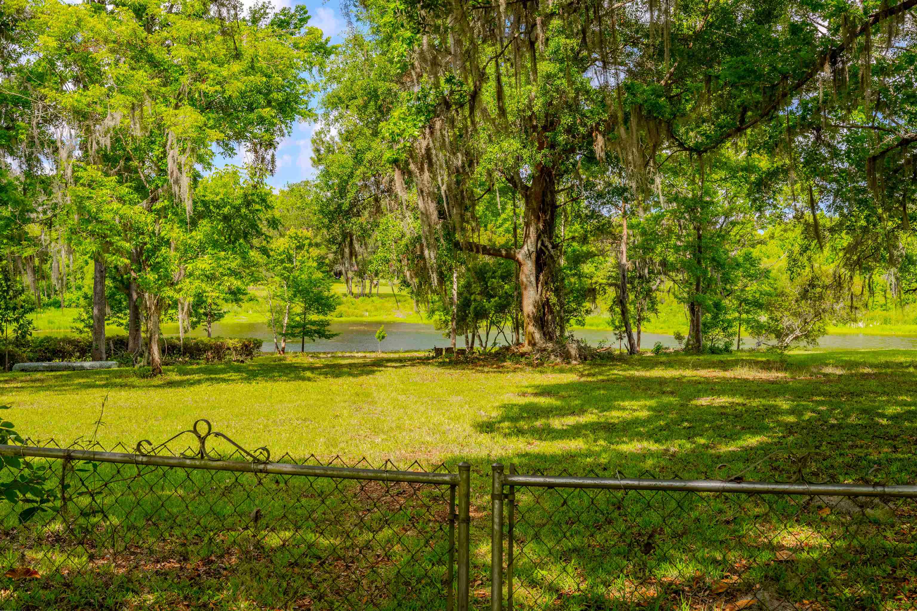 3164 LAKESHORE Drive
