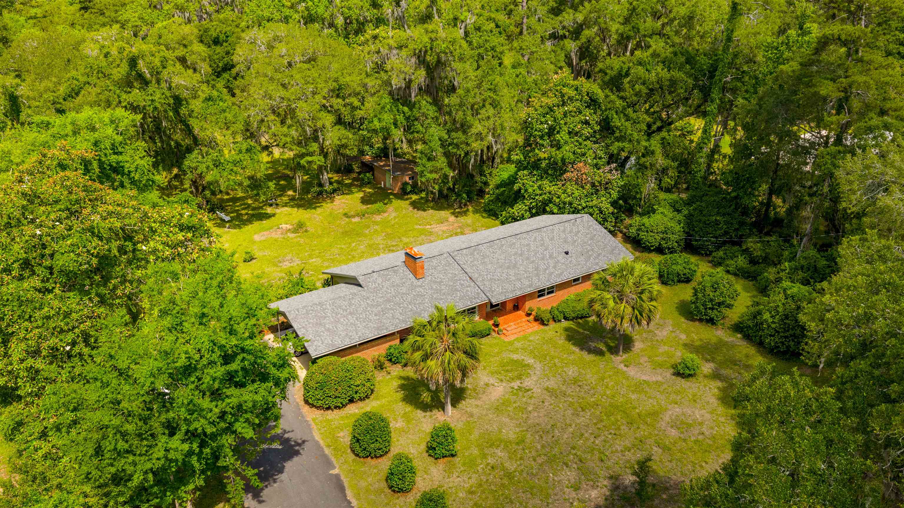 3164 LAKESHORE Drive