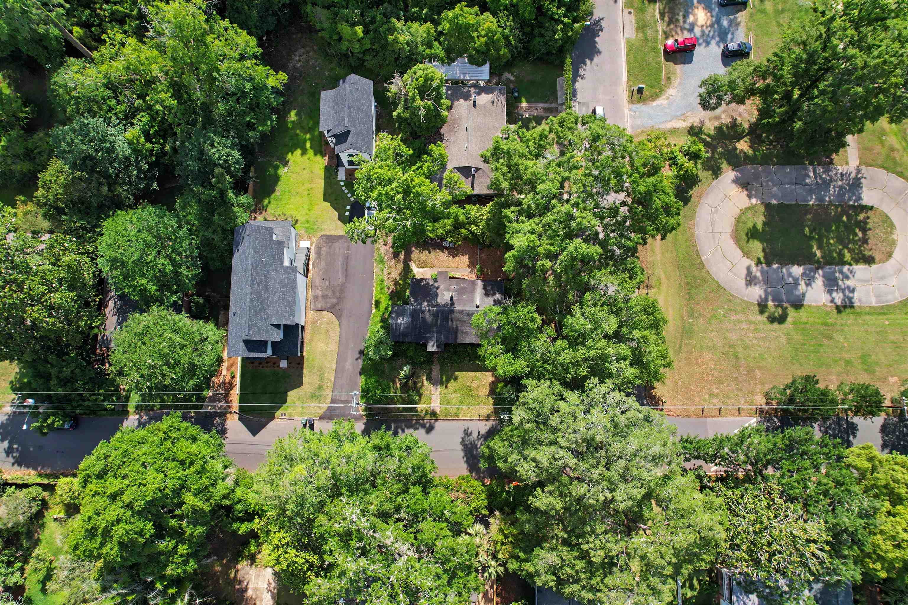 826 MARTIN Street