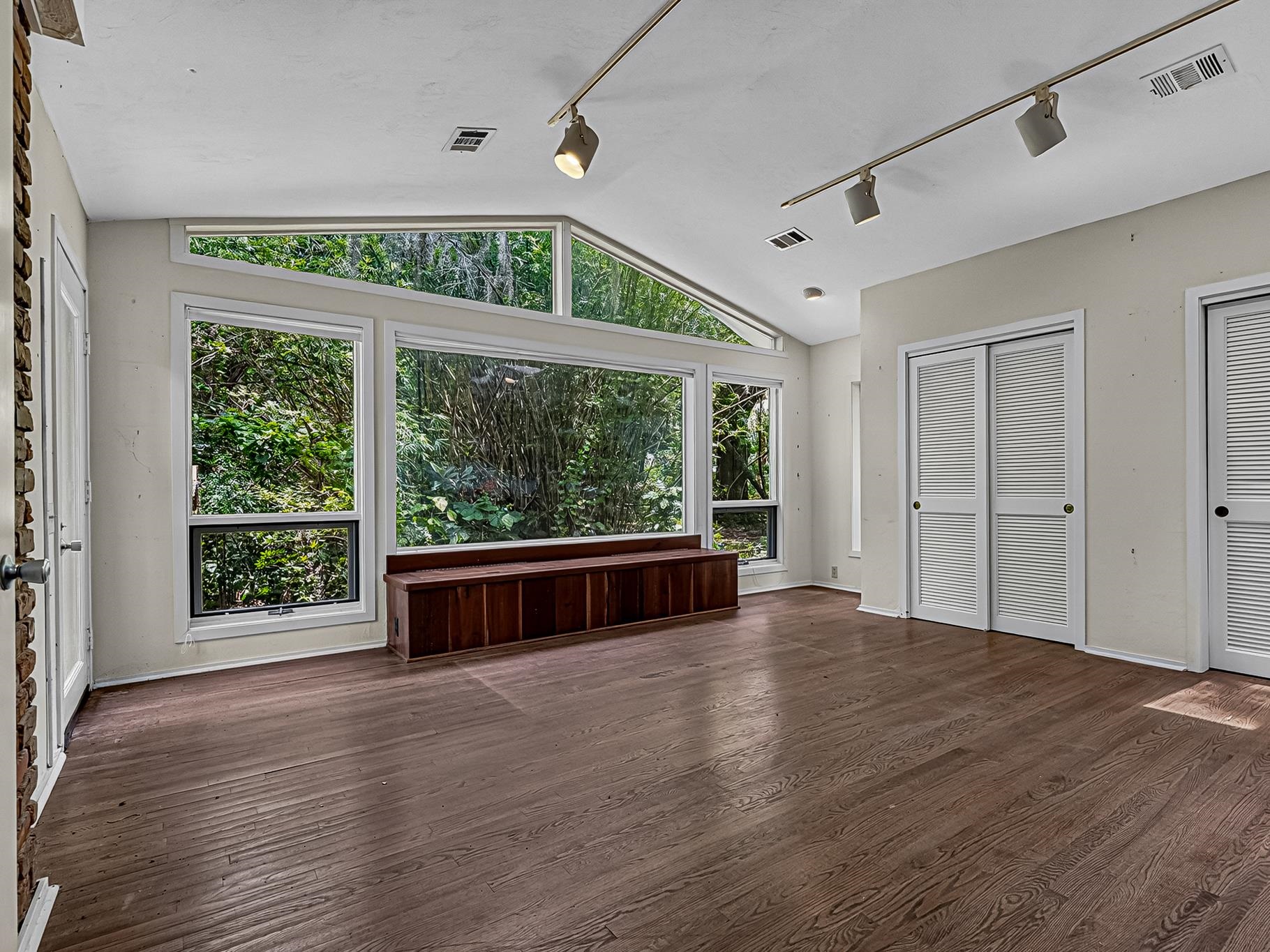 710 Waverly Road