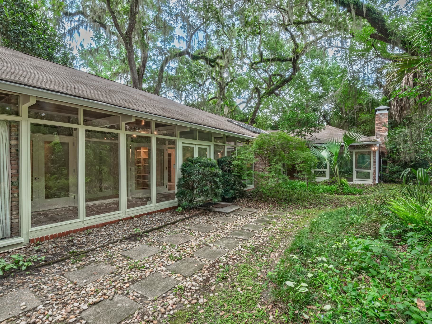 710 Waverly Road