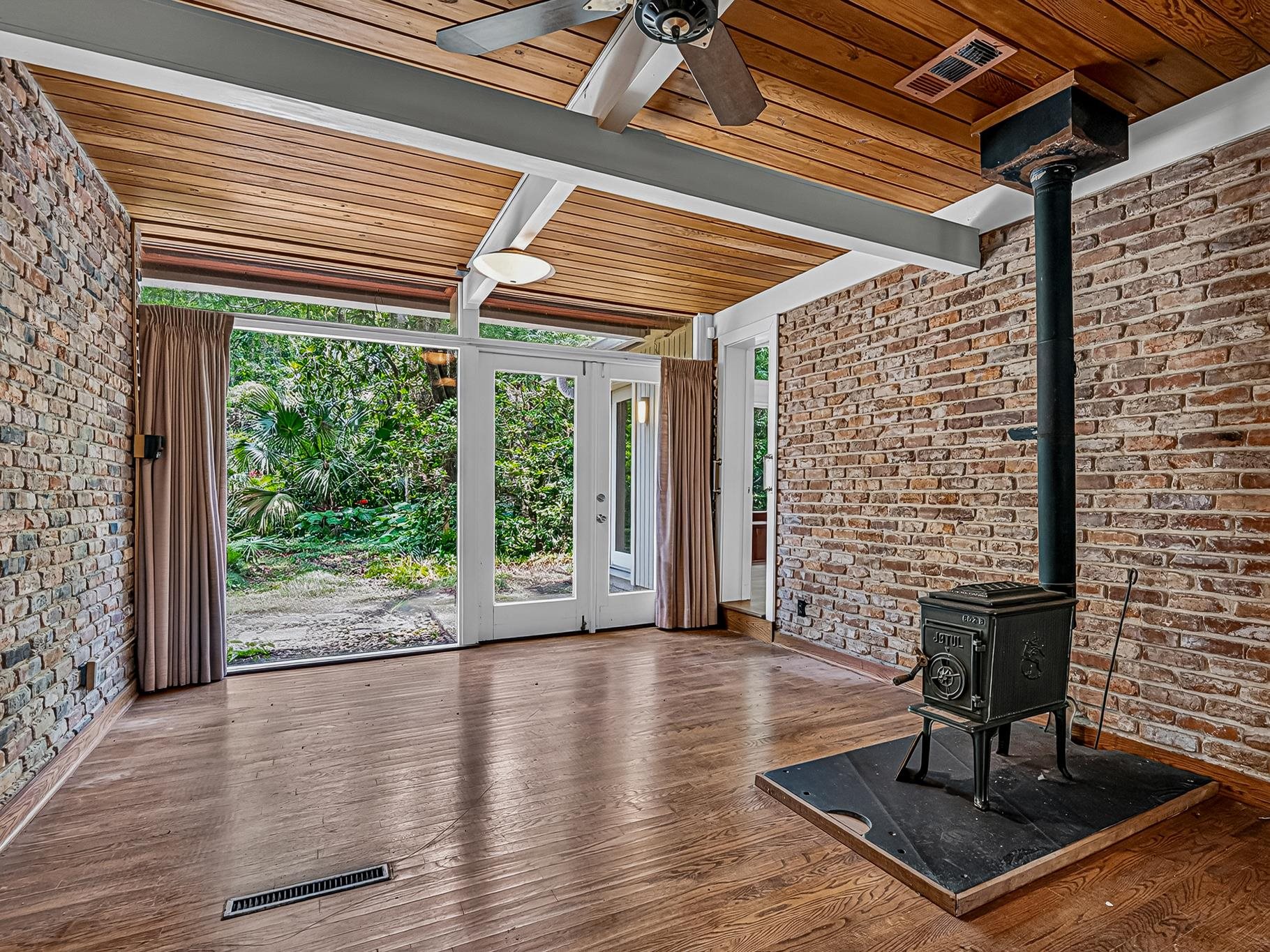 710 Waverly Road