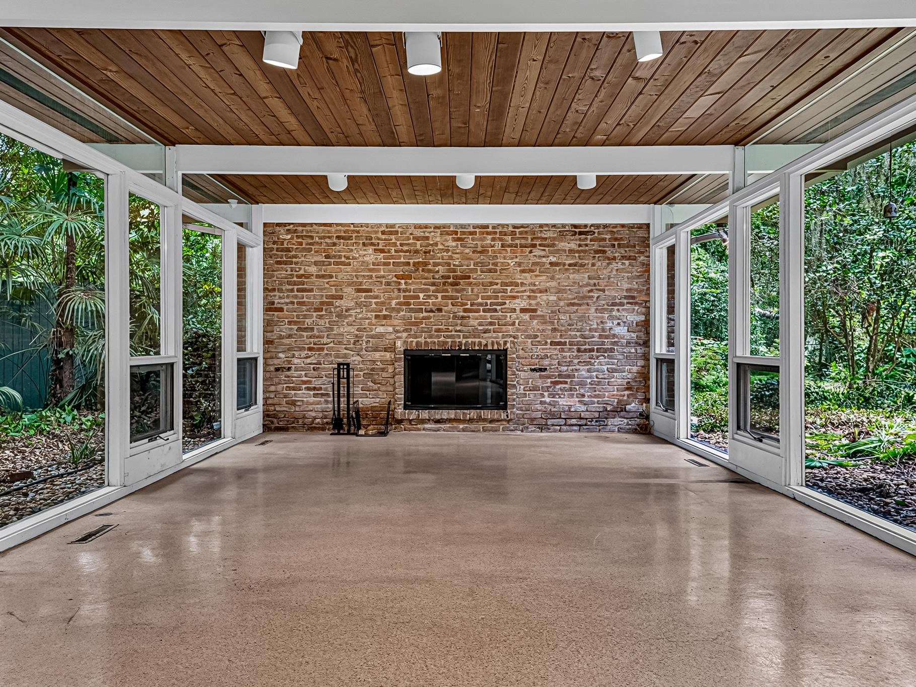 710 Waverly Road