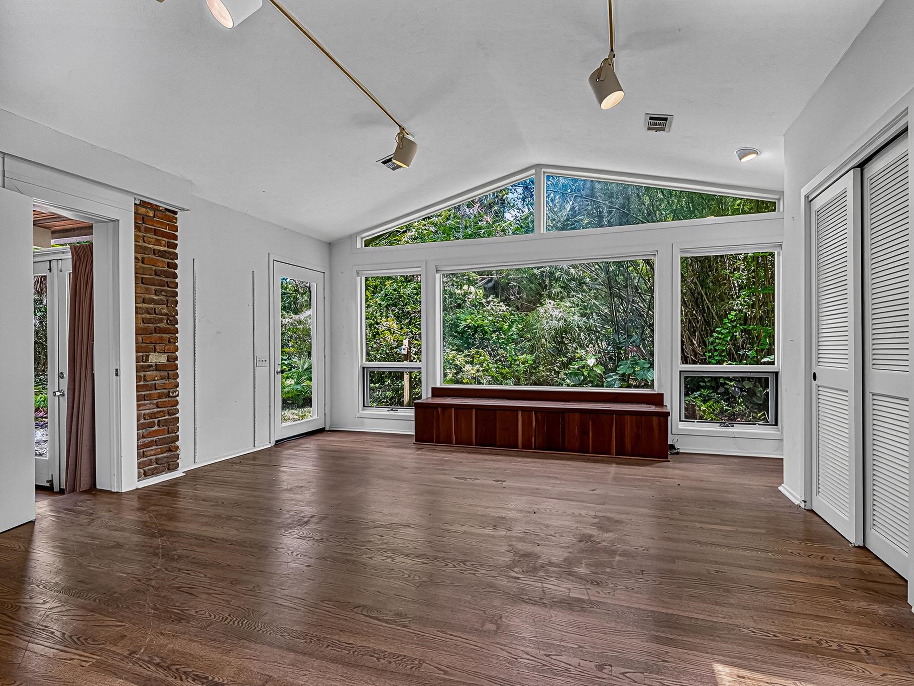 710 Waverly Road