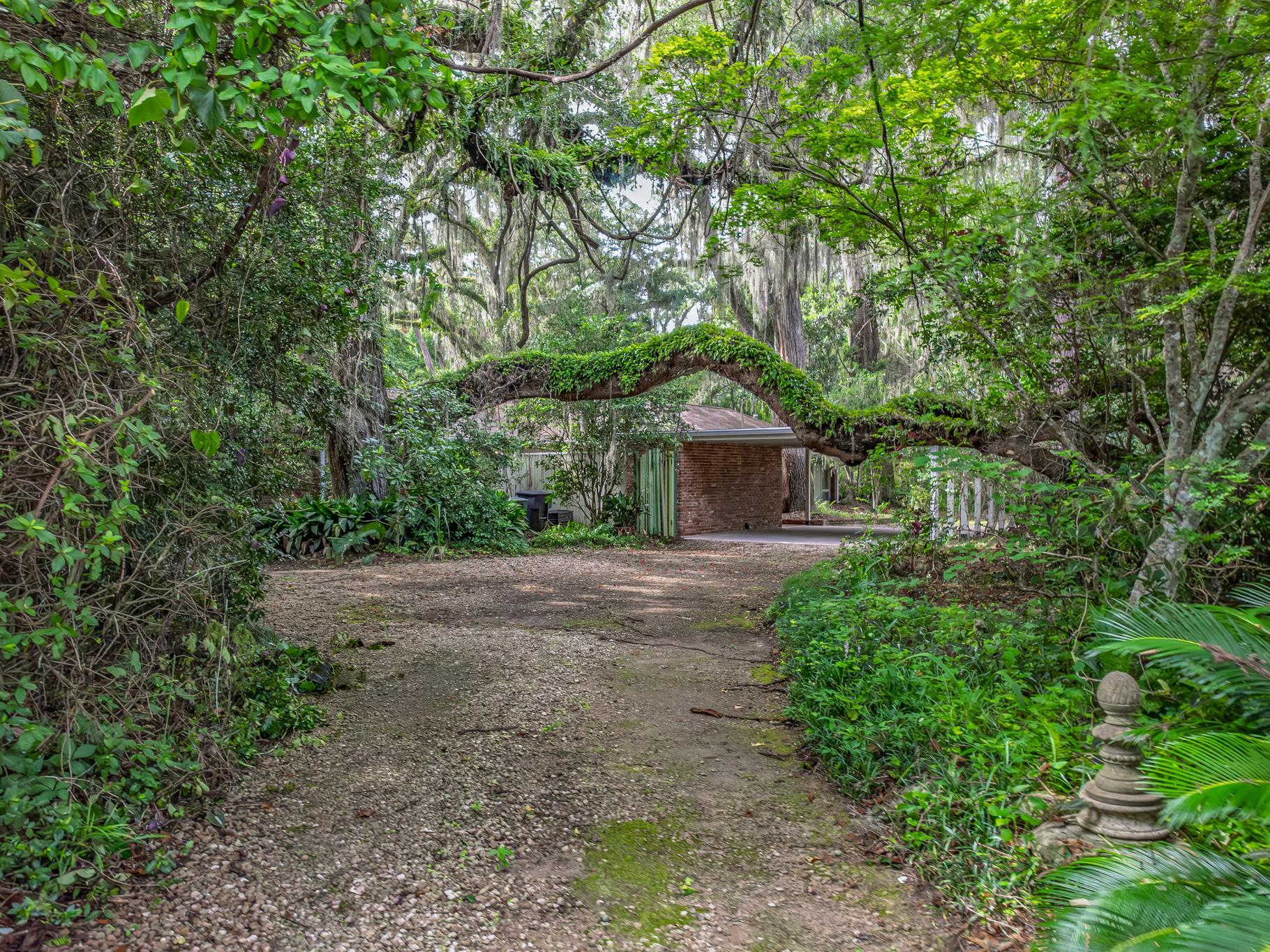710 Waverly Road