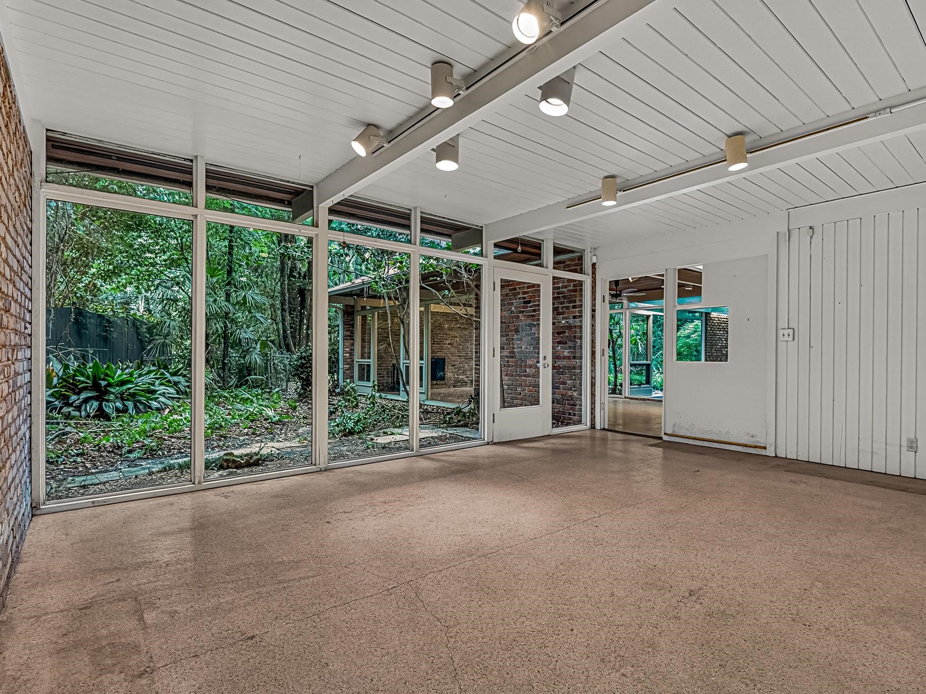 710 Waverly Road