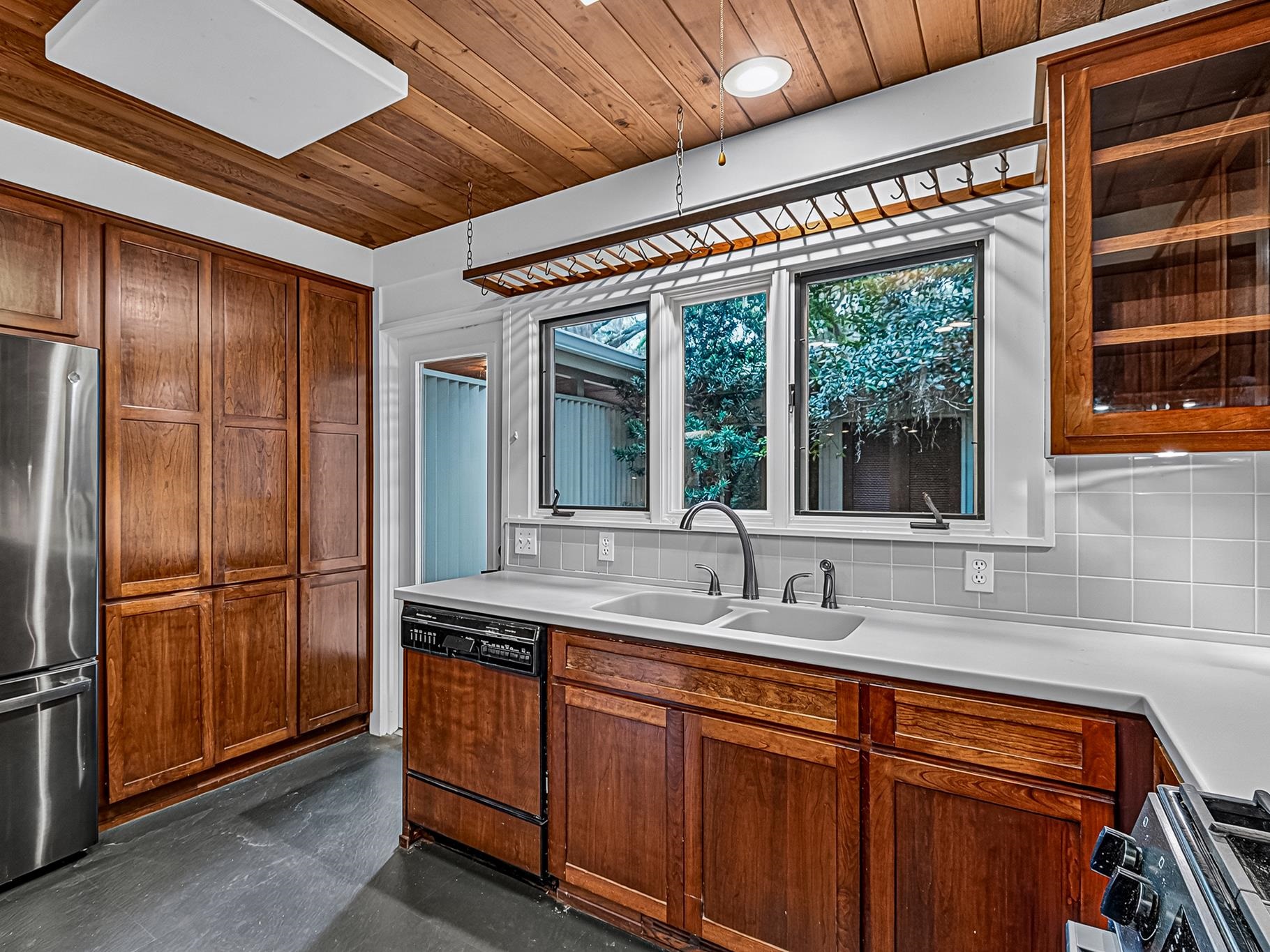 710 Waverly Road