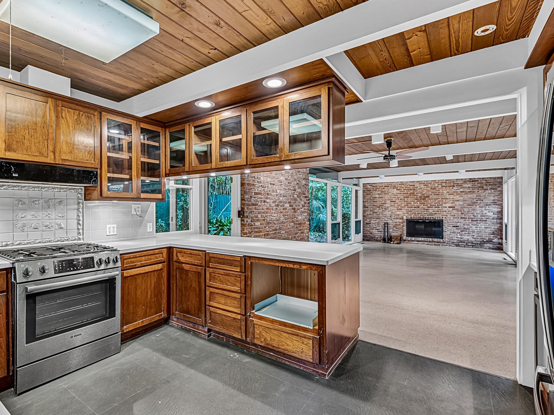 710 Waverly Road