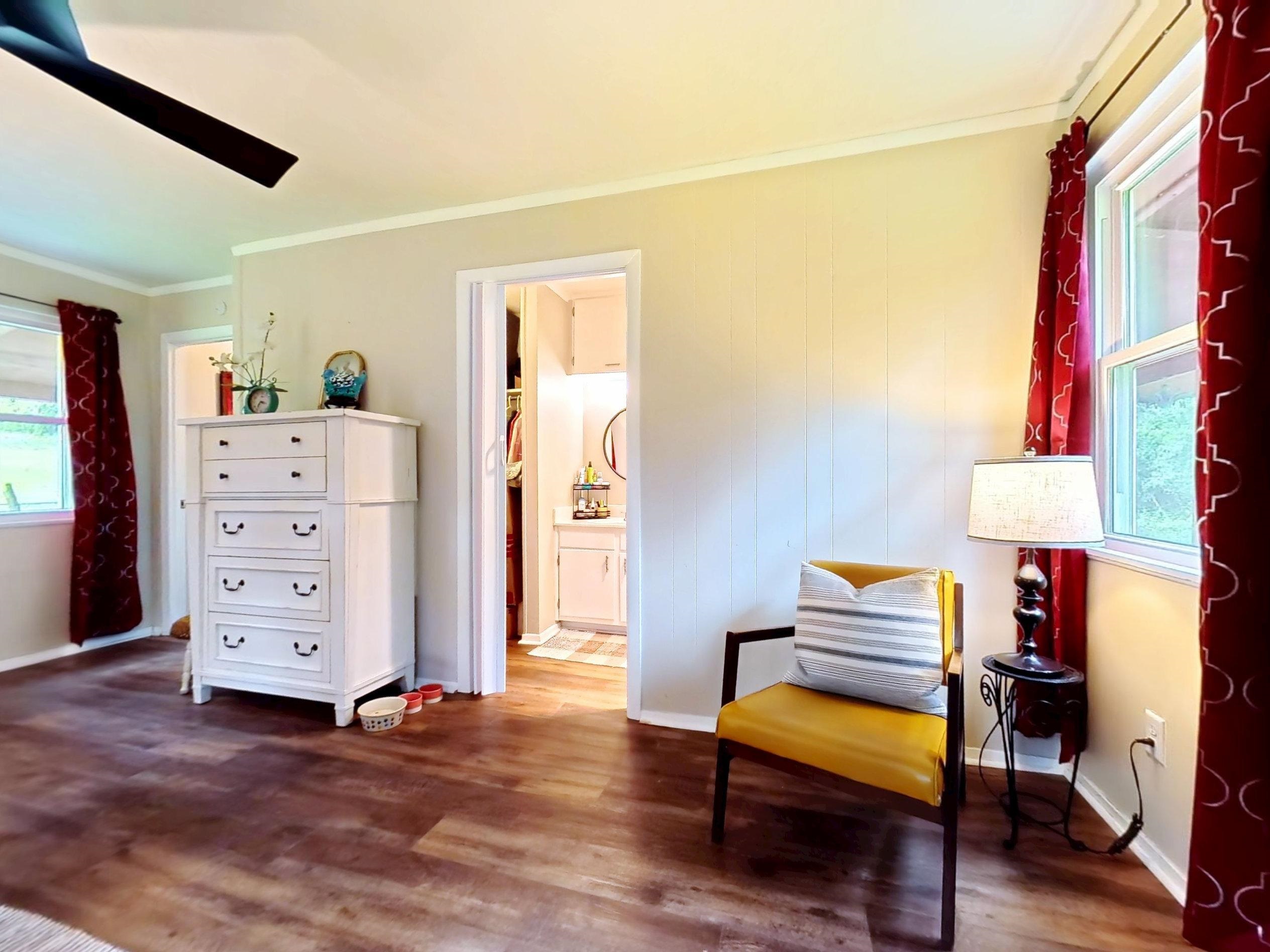 3232 Robinson Oak Drive