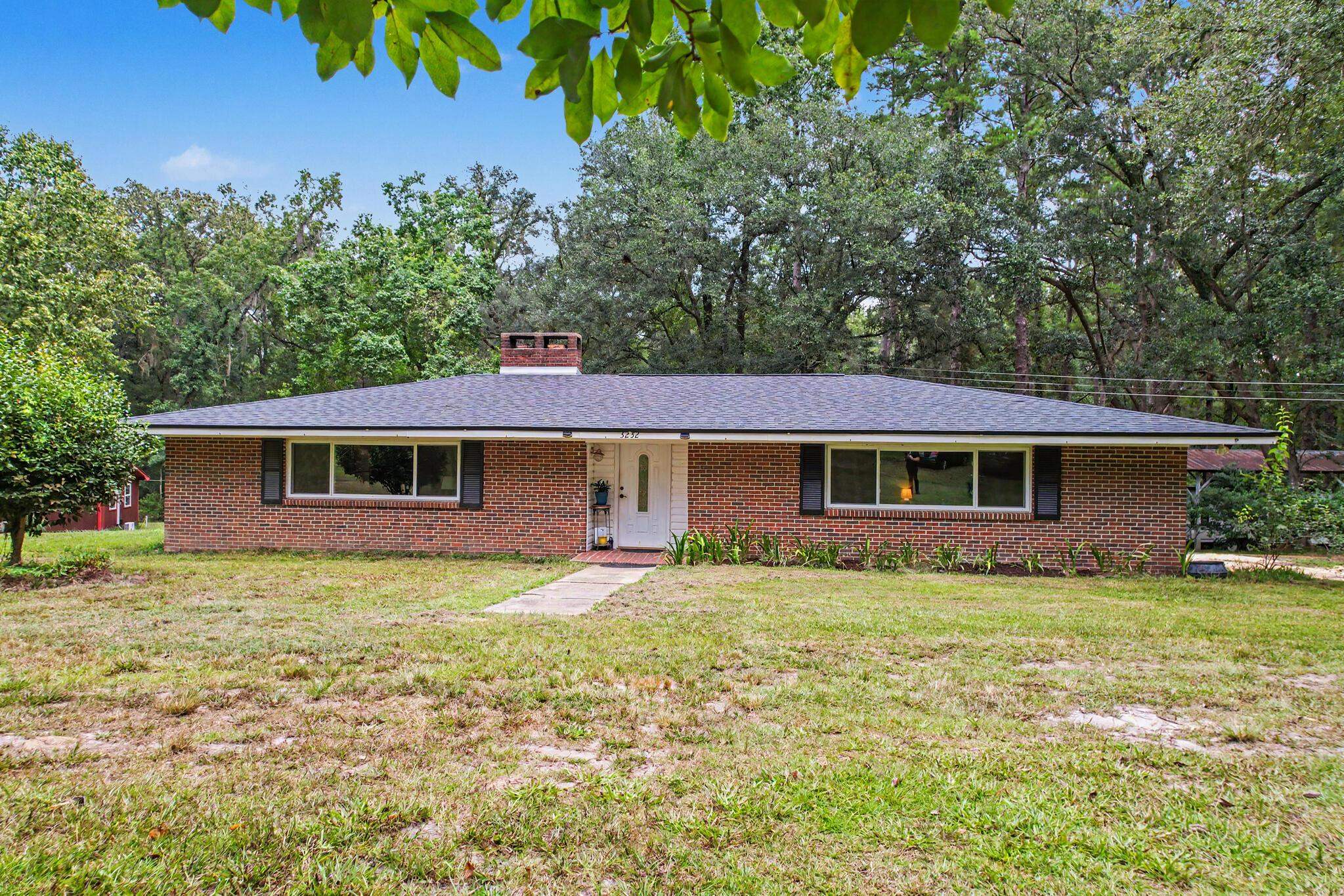 3232 Robinson Oak Drive