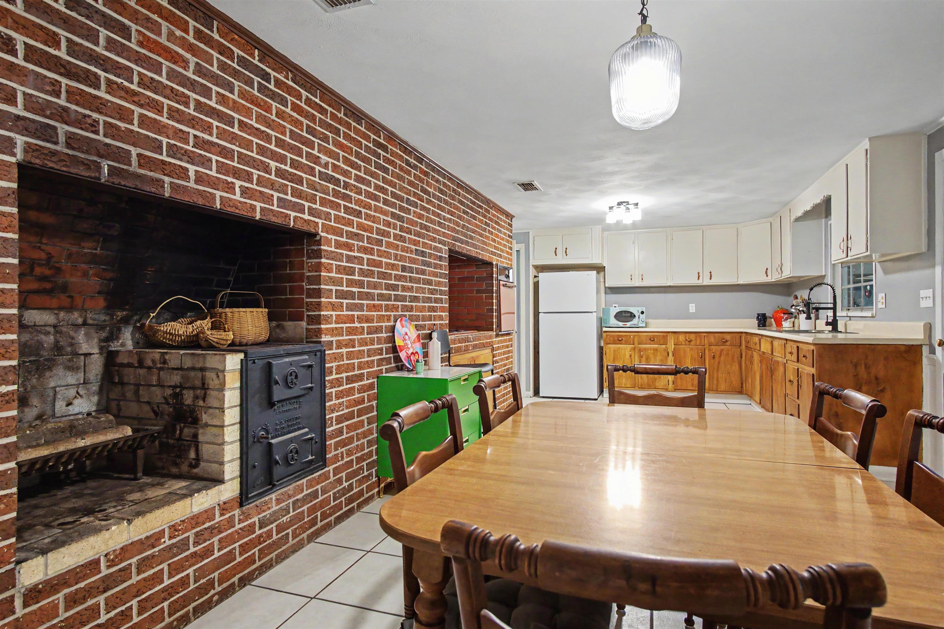 3232 Robinson Oak Drive