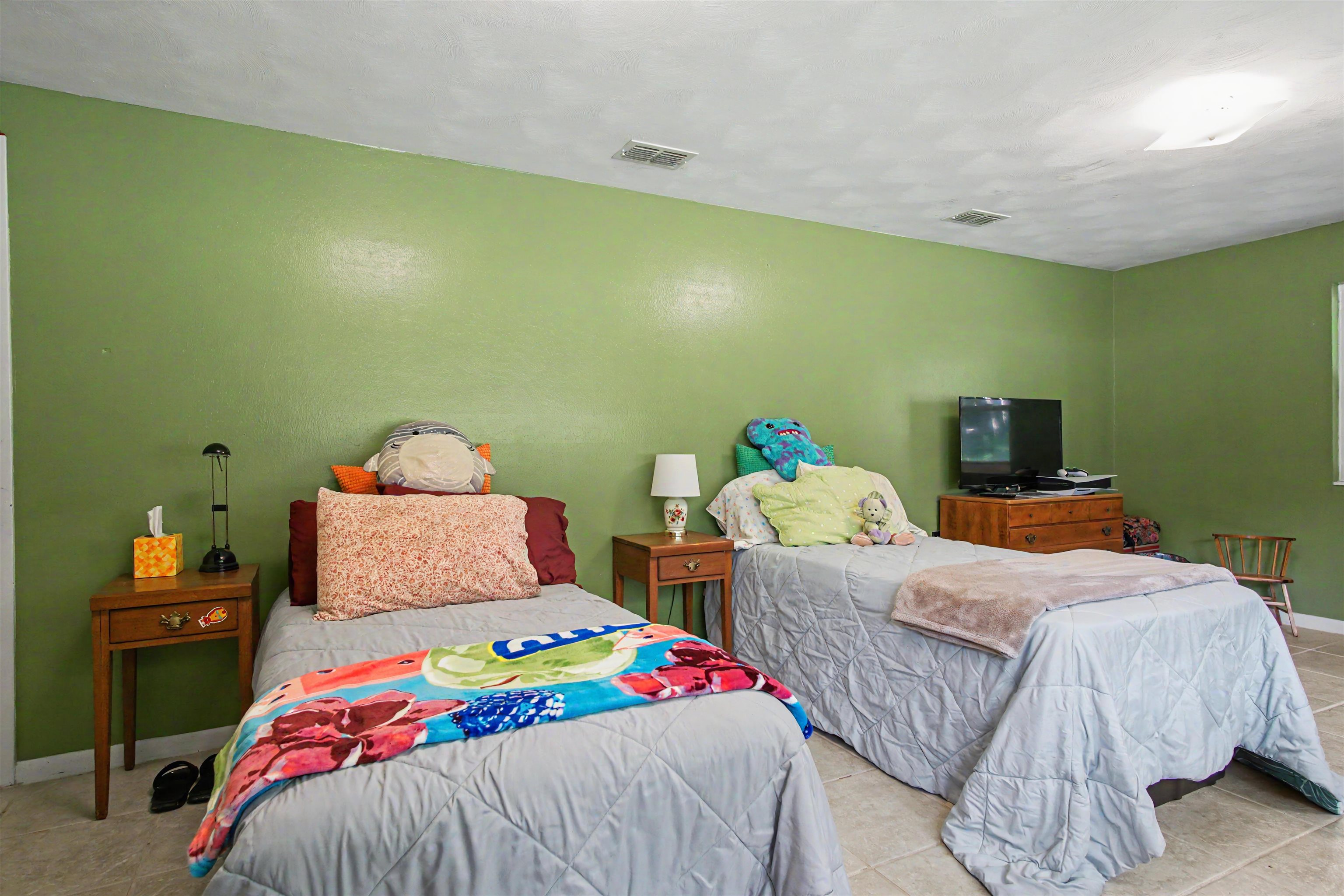 3232 Robinson Oak Drive