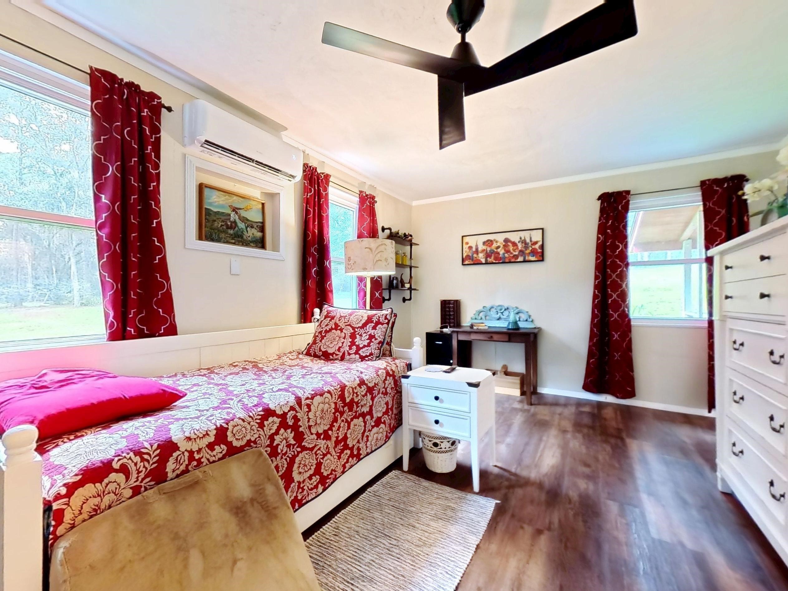 3232 Robinson Oak Drive