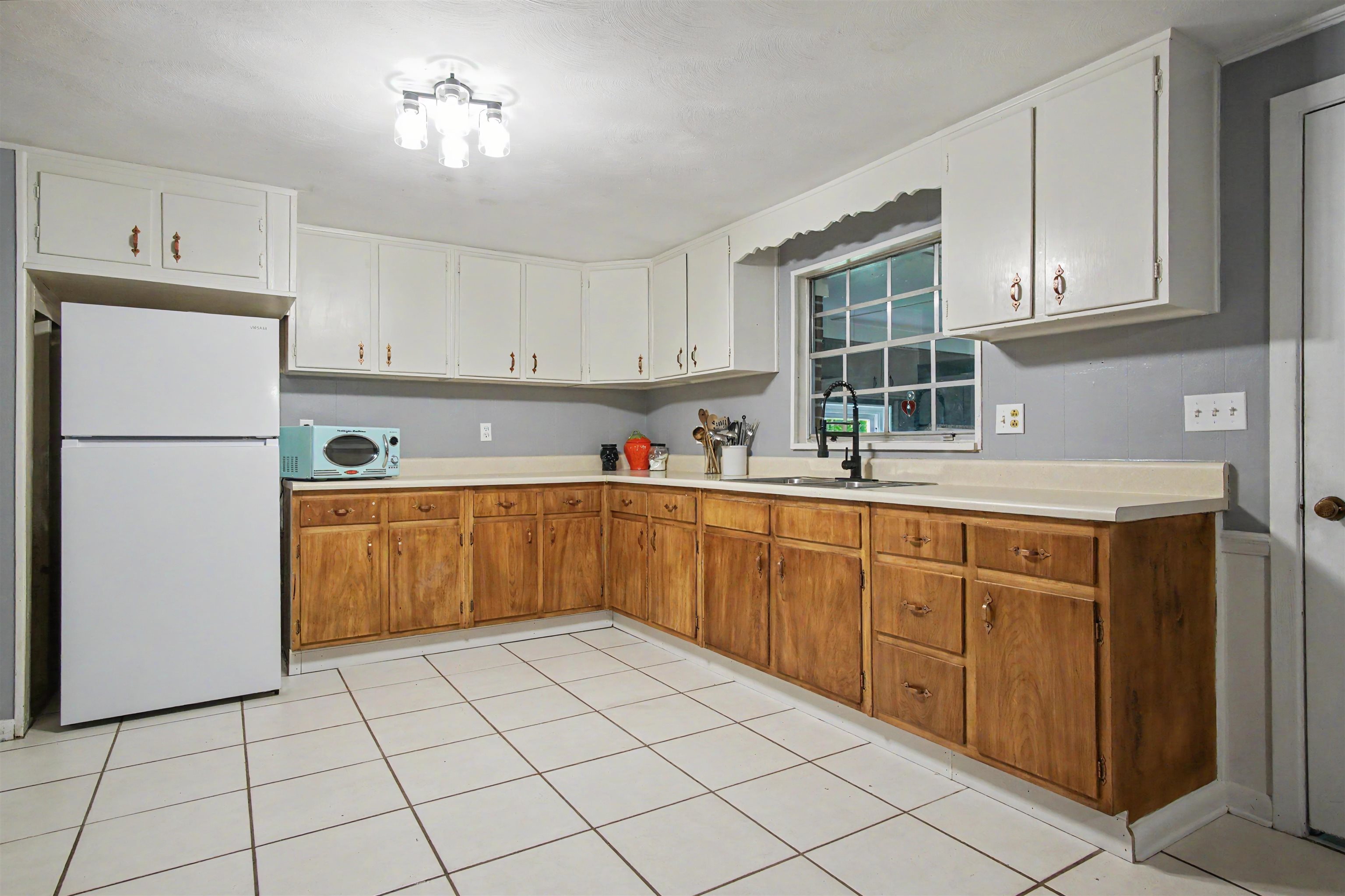 3232 Robinson Oak Drive