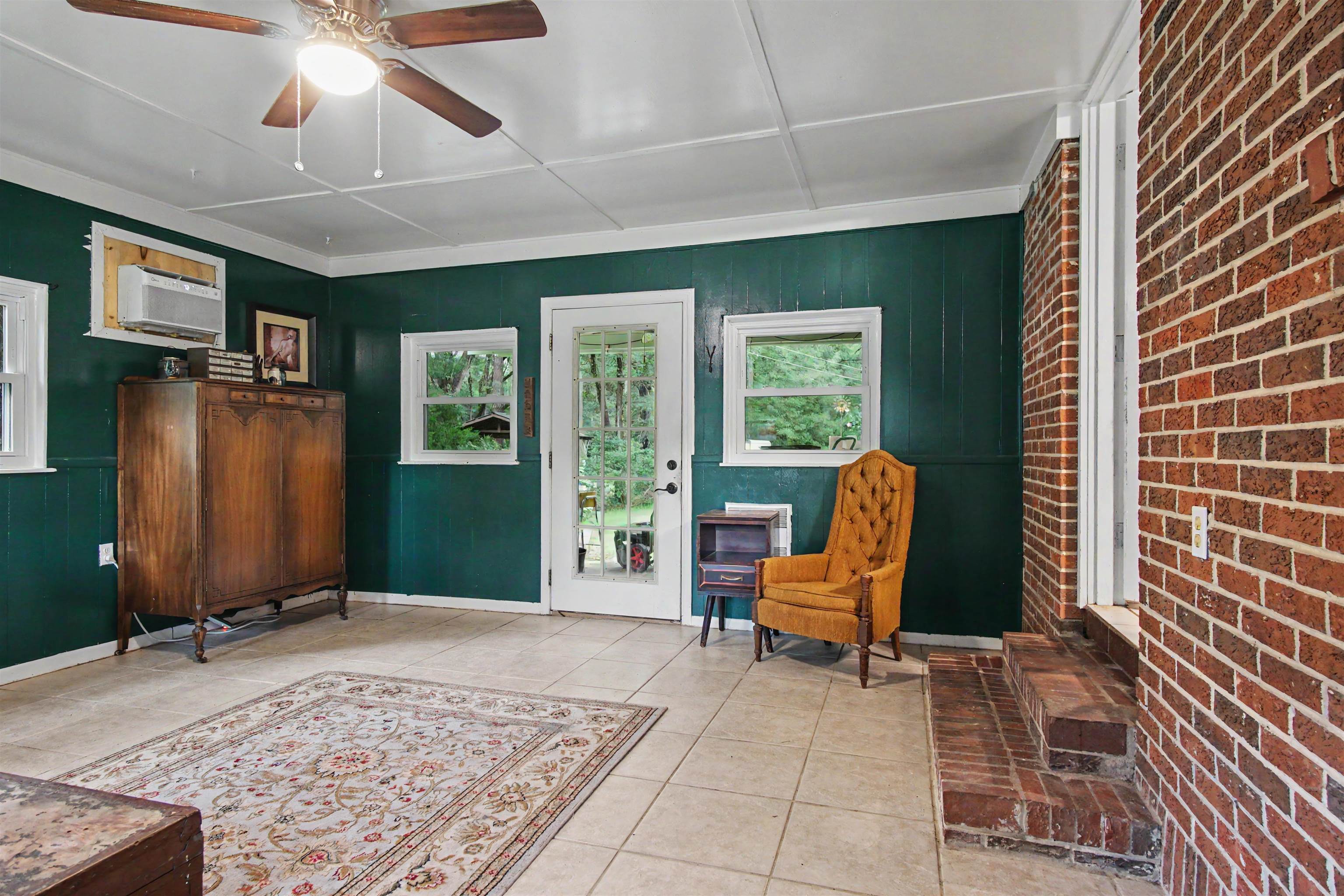 3232 Robinson Oak Drive