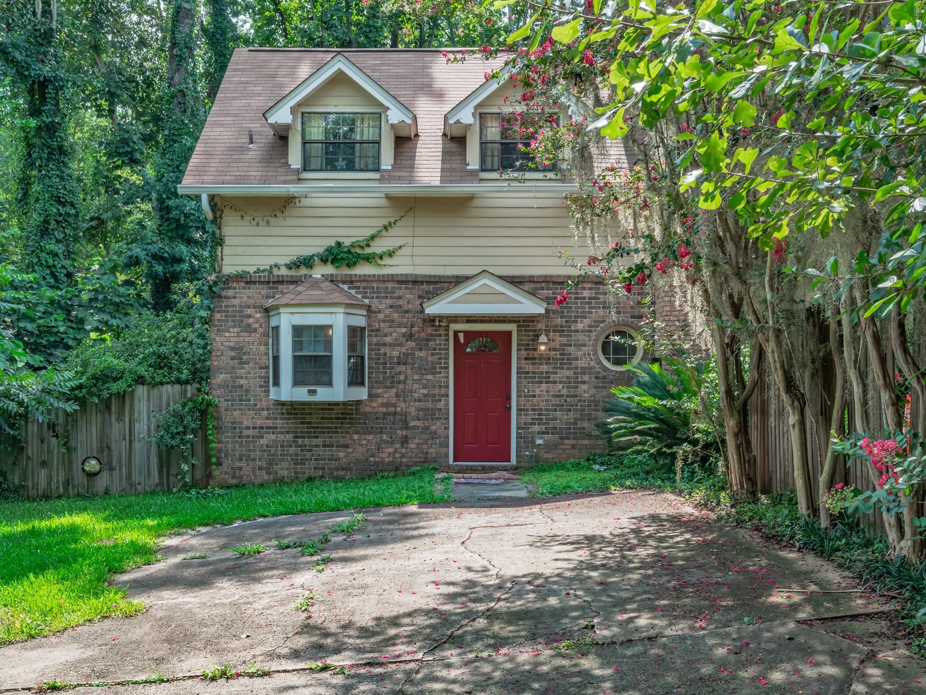 1301 Cross Creek Circle