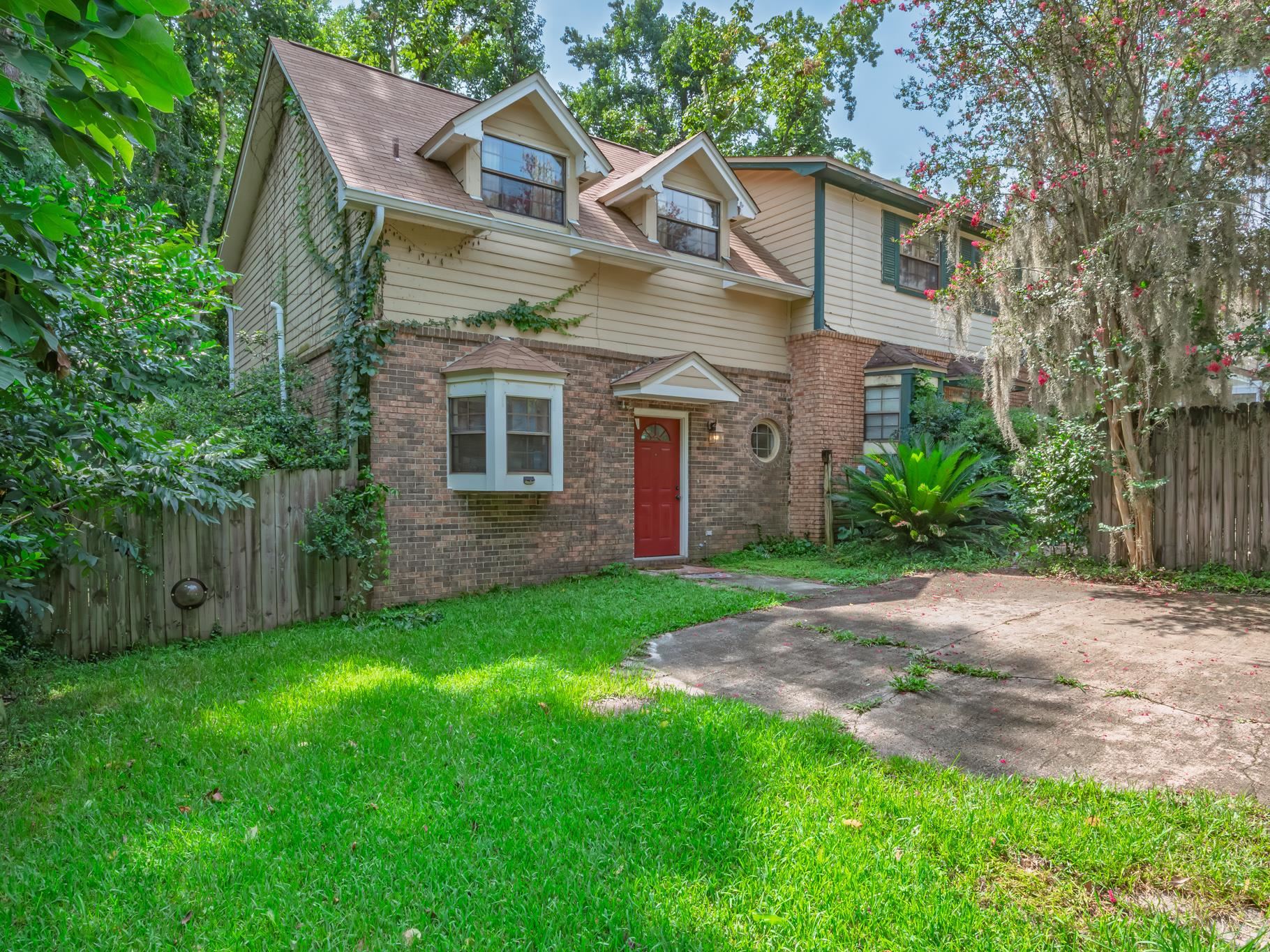 1301 Cross Creek Circle