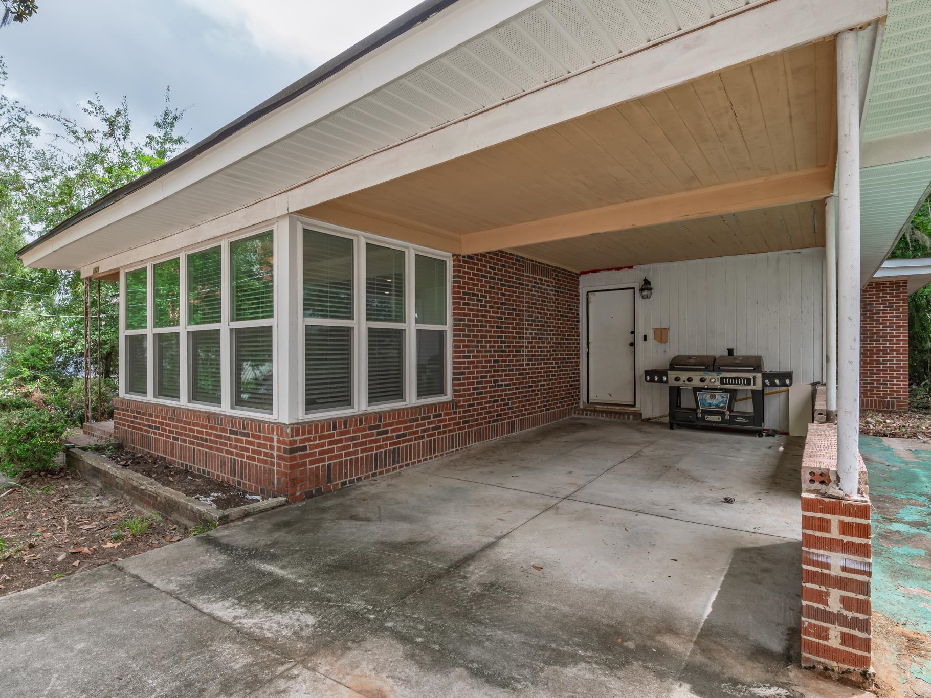 1525 S Carrie Pittman Meek Street