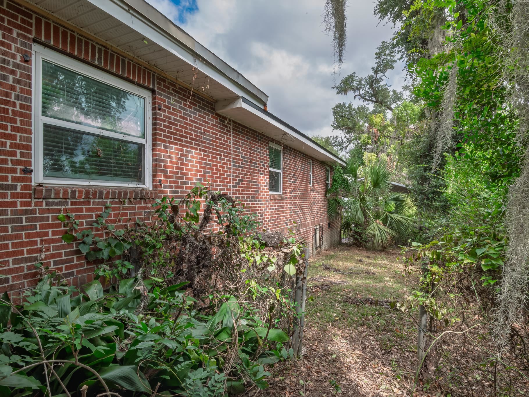1525 S Carrie Pittman Meek Street