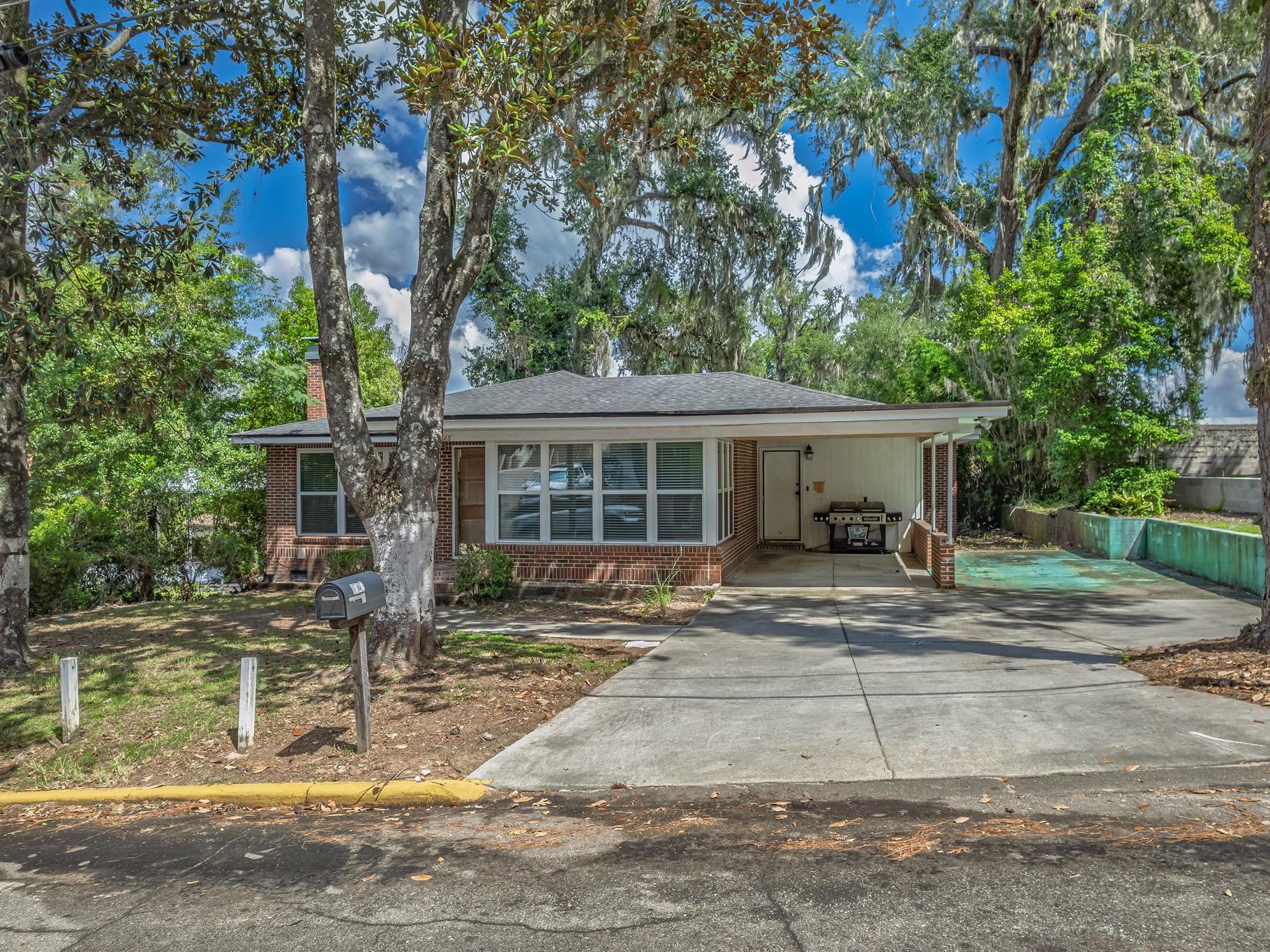 1525 S Carrie Pittman Meek Street