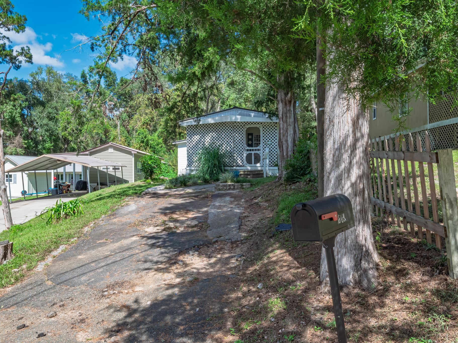 1809 DEERTREE Drive