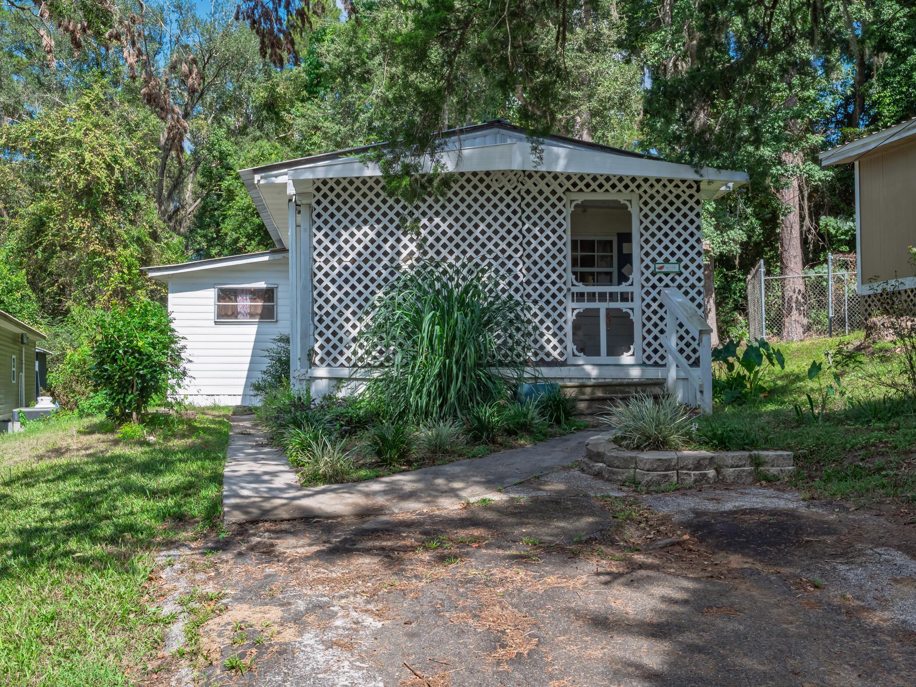 1809 DEERTREE Drive
