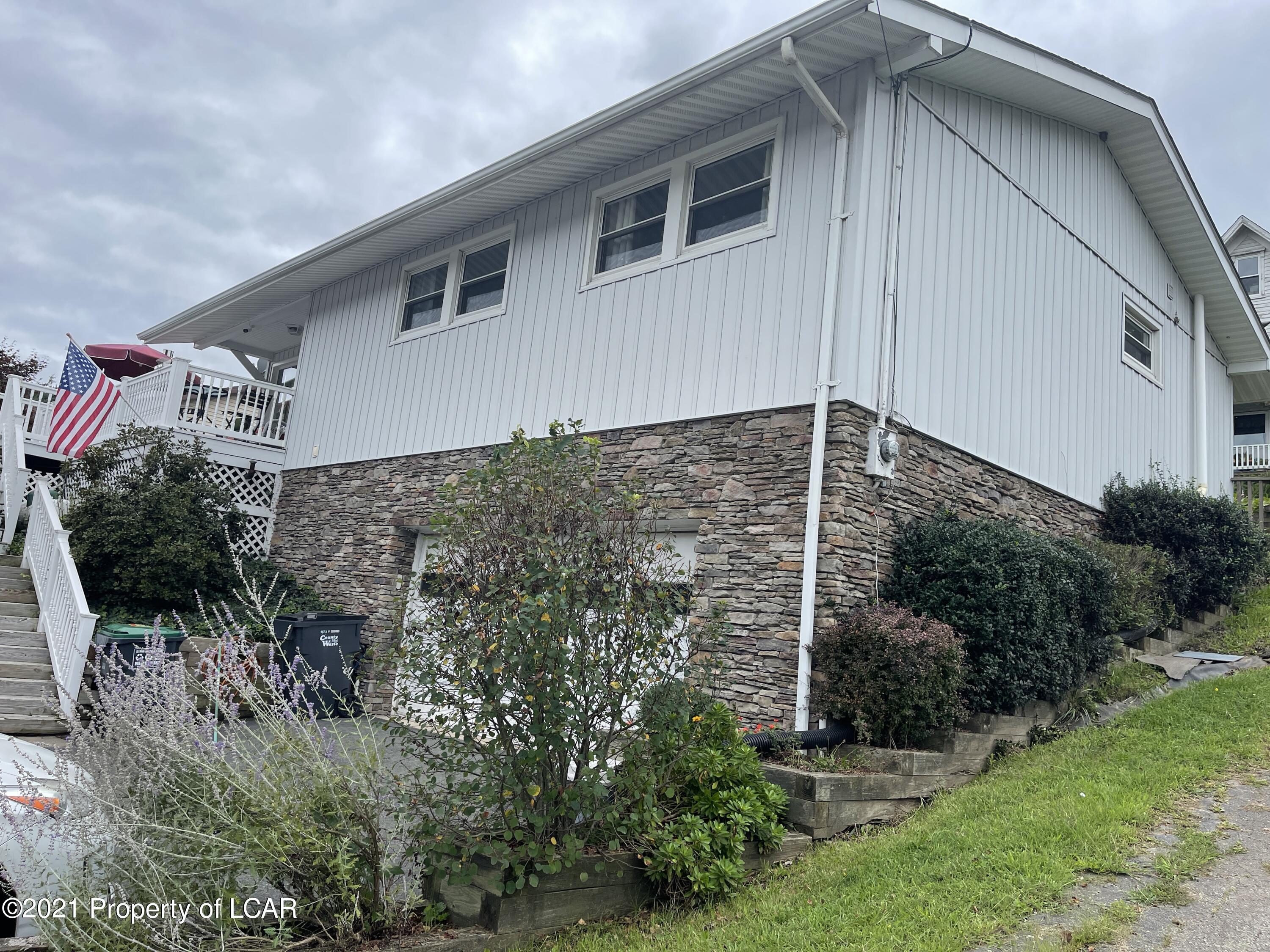 1255 Lakeside Drive