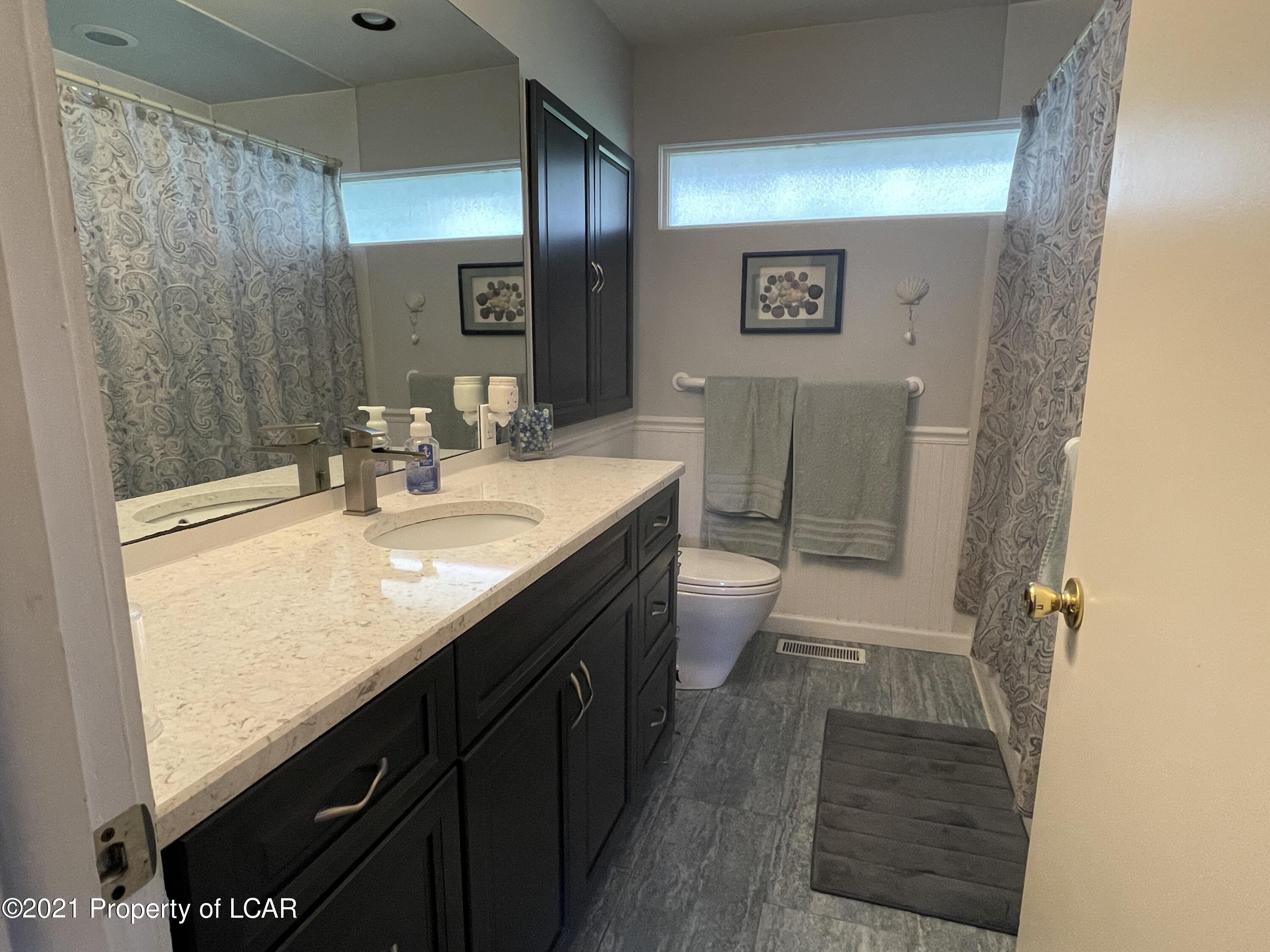 1255 Lakeside Drive