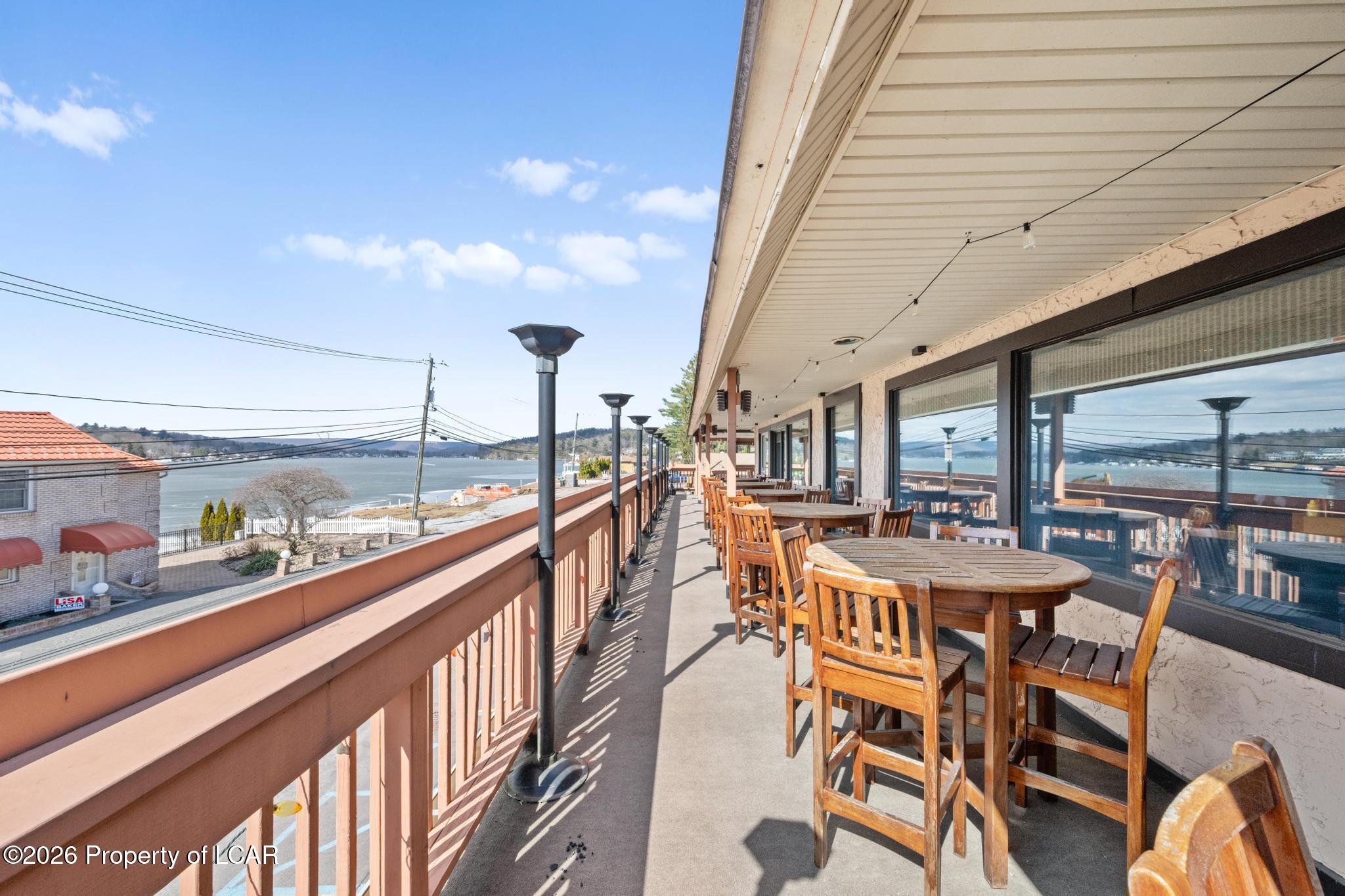31 Lakeside Drive