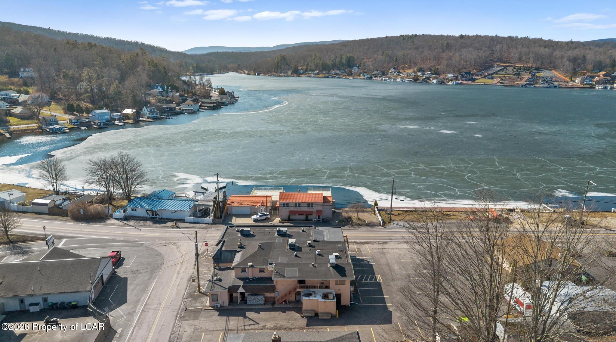 31 Lakeside Drive