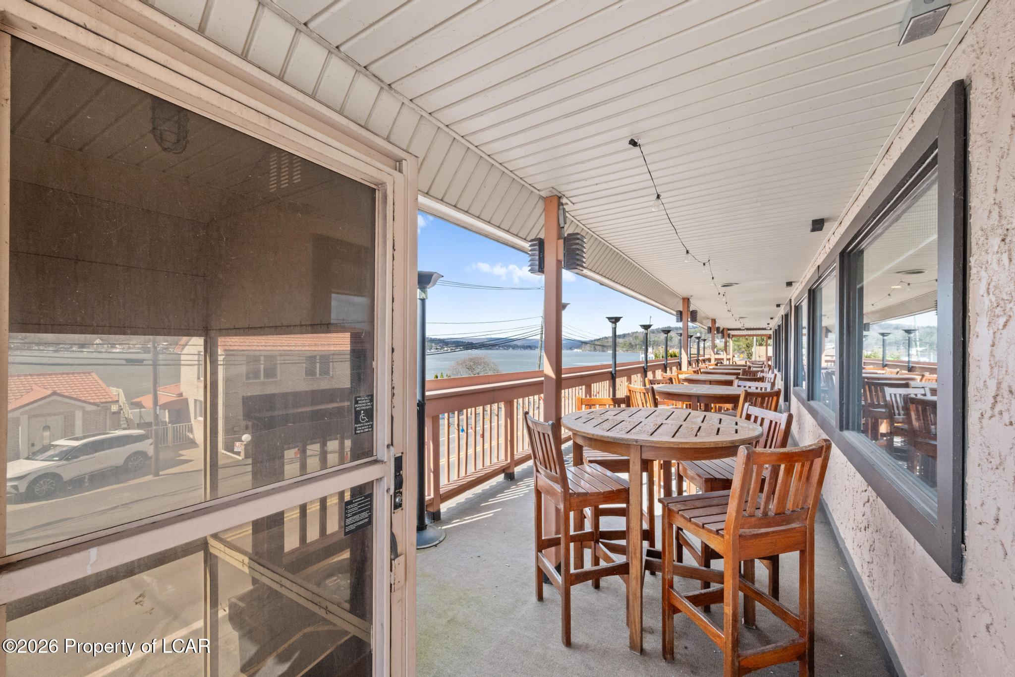 31 Lakeside Drive