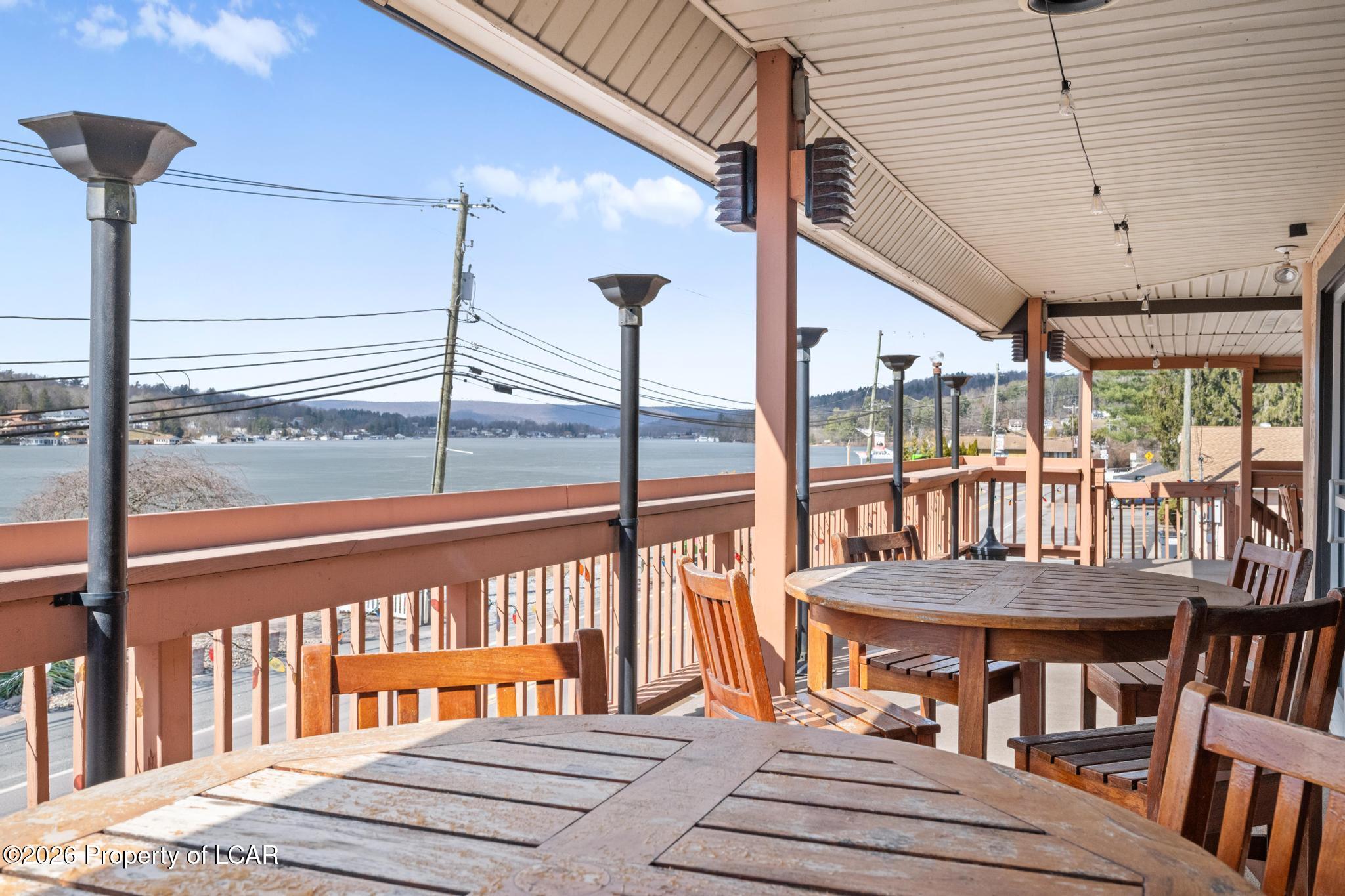 31 Lakeside Drive