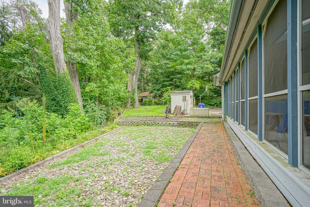 572 Eayrestown Rd