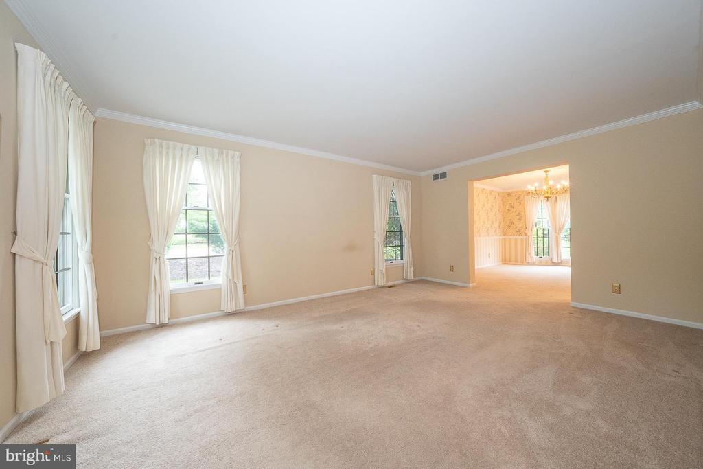 45 Periwinkle Dr