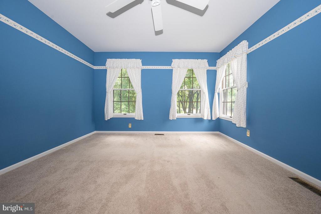 45 Periwinkle Dr