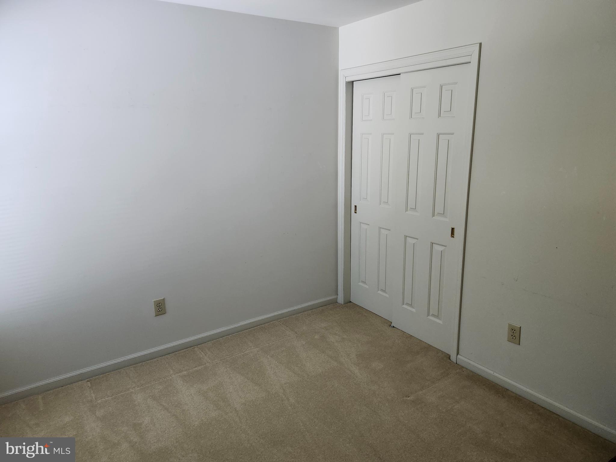 4 Andover Ct