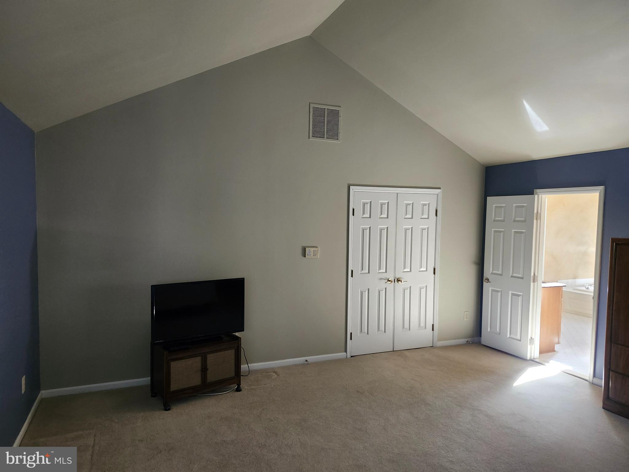 4 Andover Ct