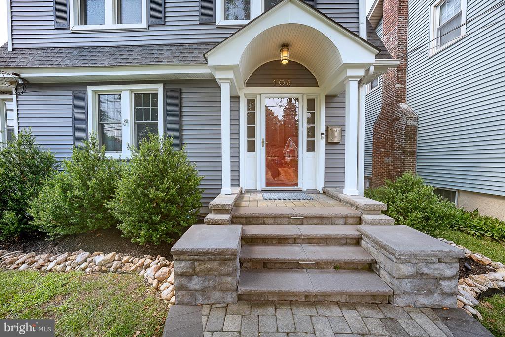 108 Emerald Ave