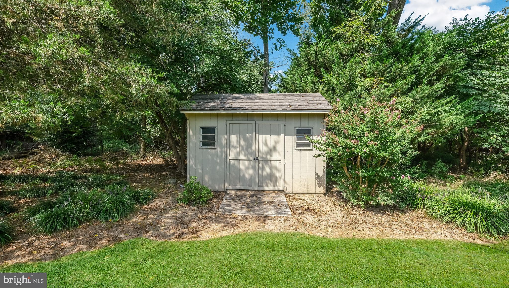 3766 Robin ROAD