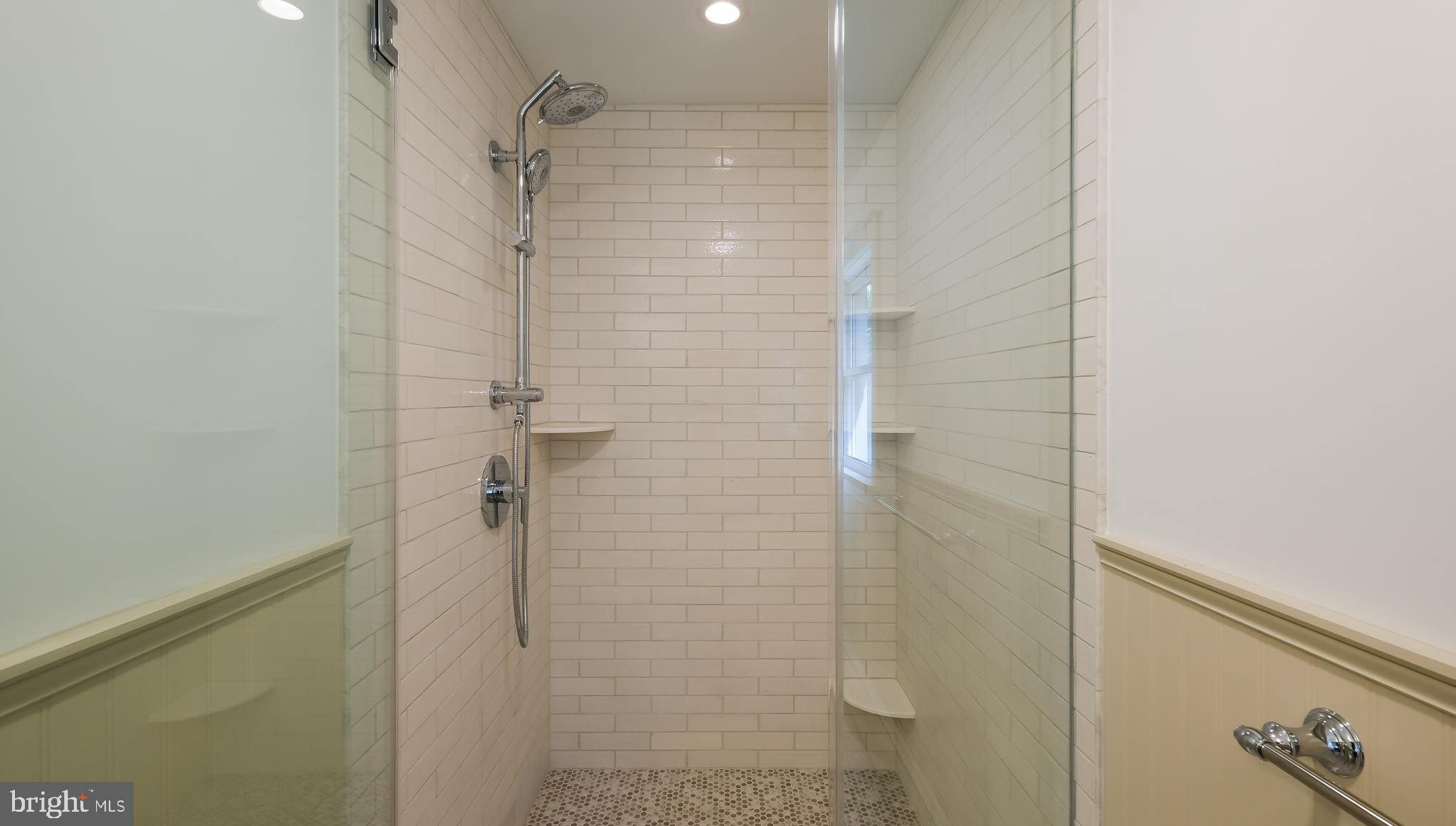 3766 Robin ROAD