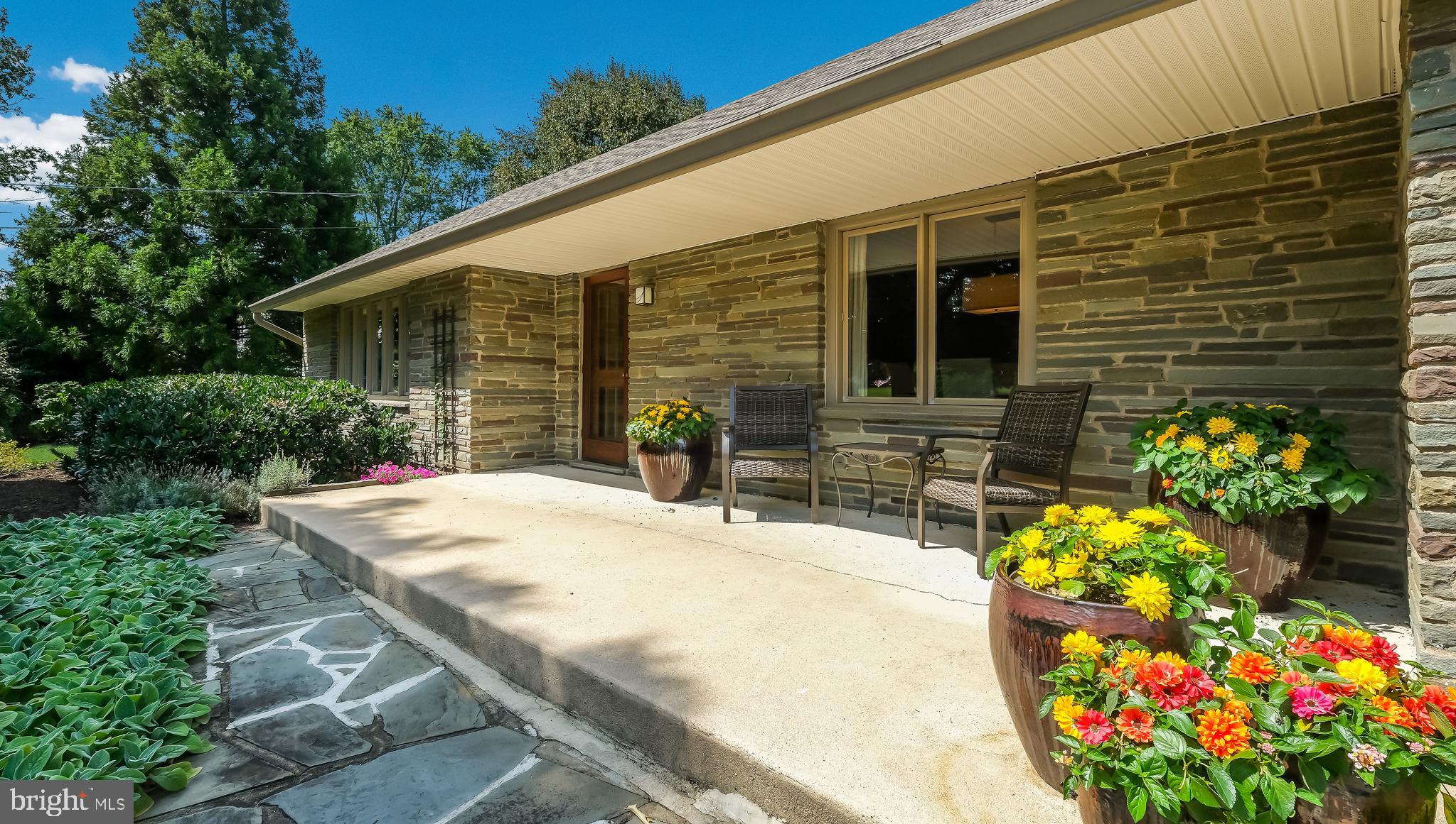 3766 Robin ROAD