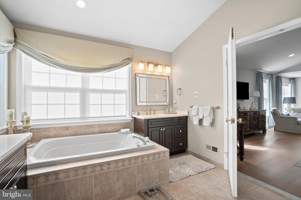 1553 CARTPATH COURT