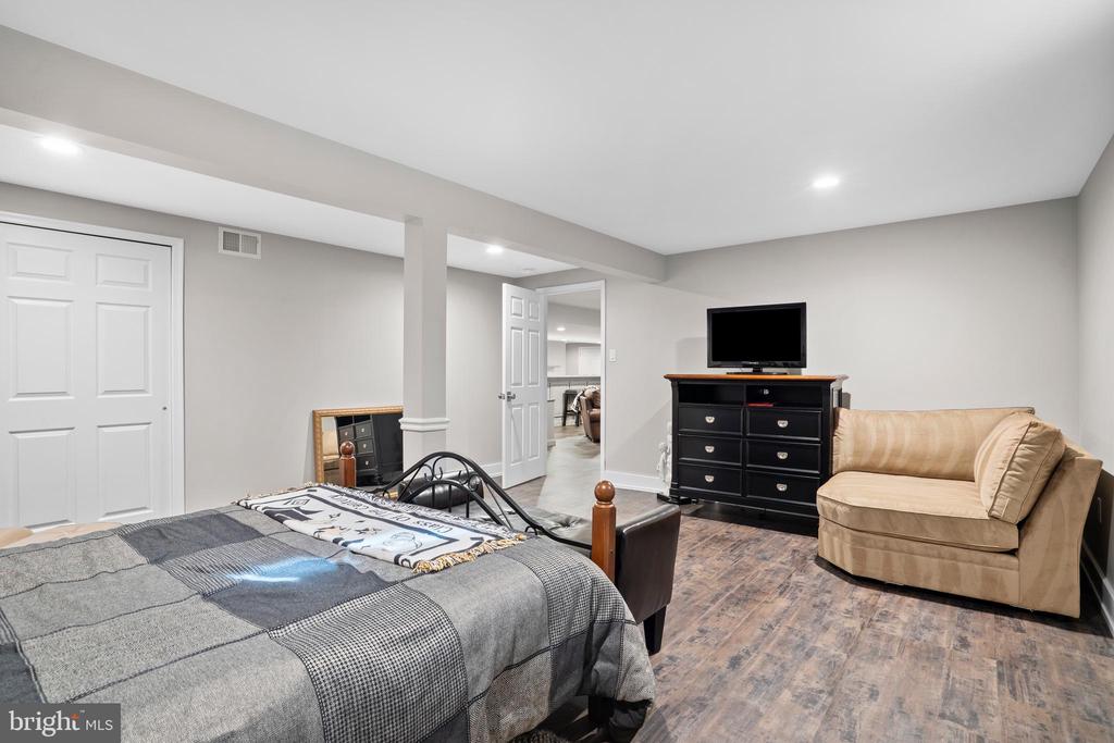 1553 CARTPATH COURT
