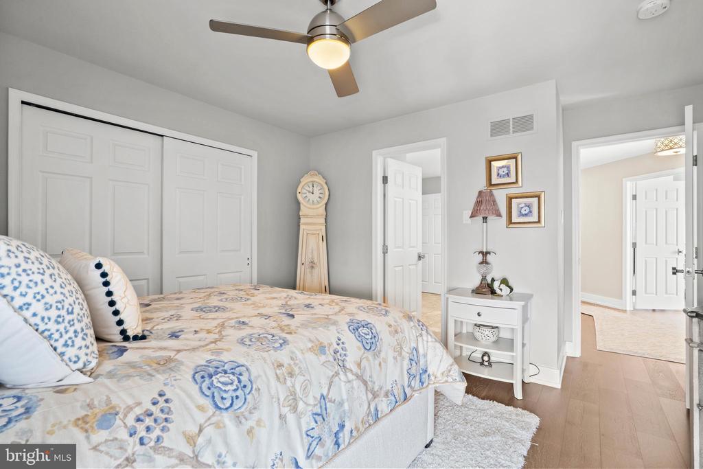 1553 CARTPATH COURT