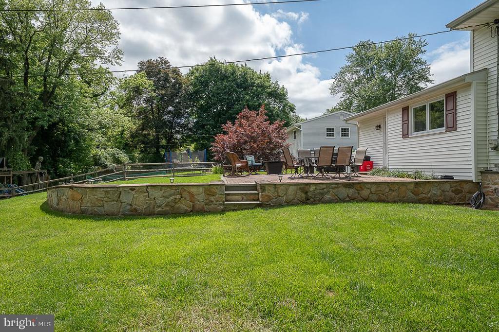 4 WOOD LN