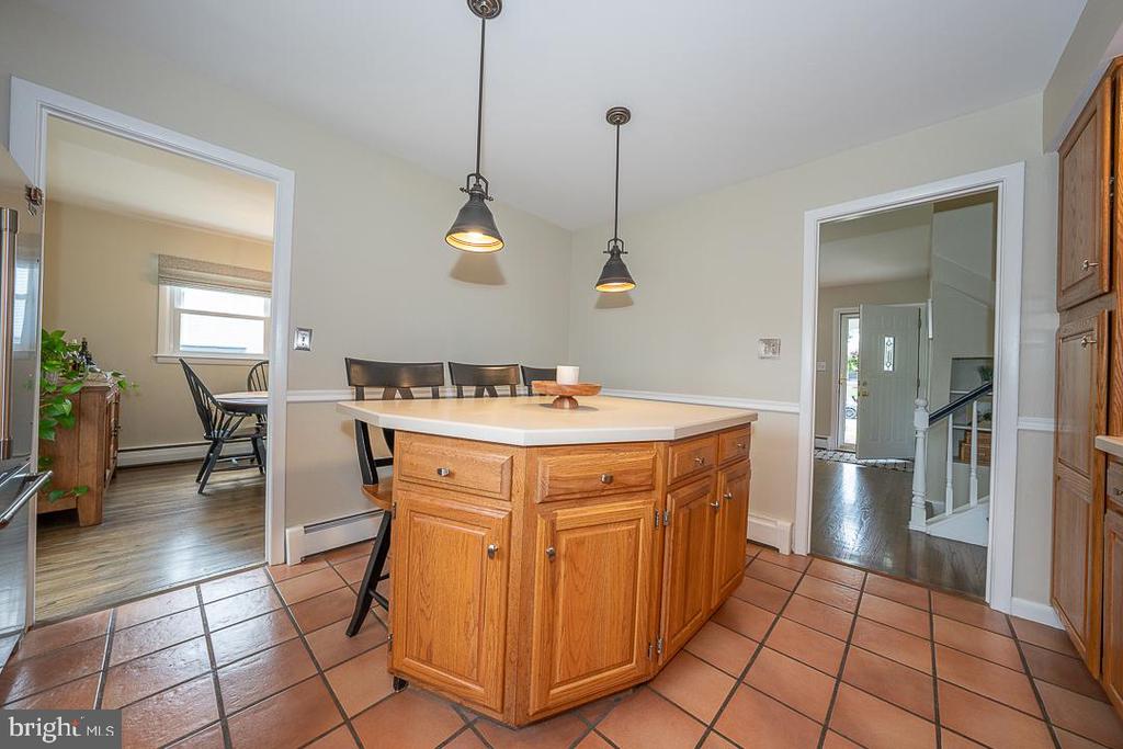 4 WOOD LN