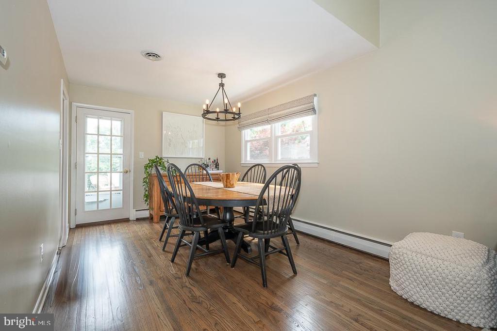 4 WOOD LN
